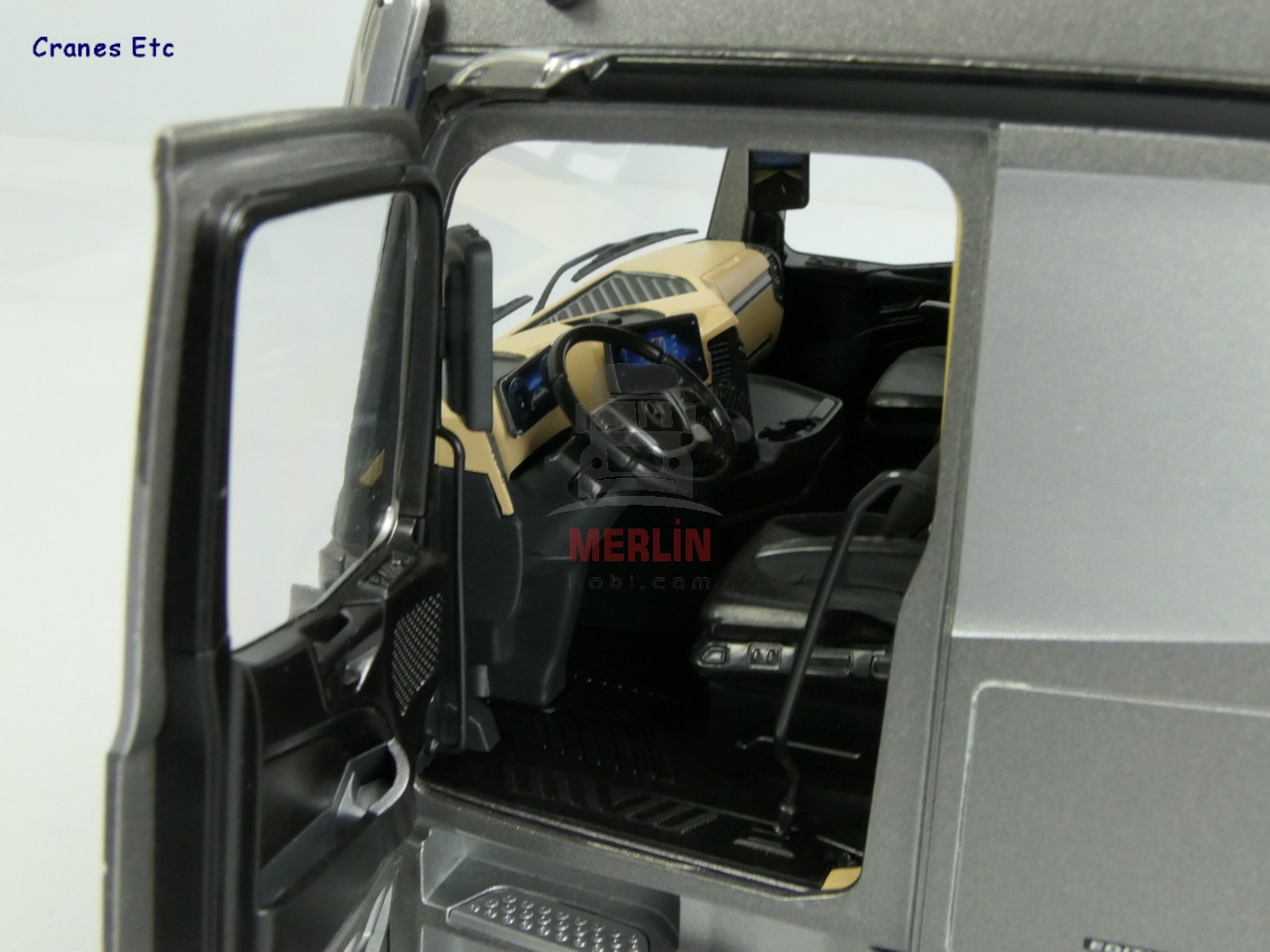 1/18 Mercedes-Benz Actros 1863 GigaSpace 4x2 ’’Edition 3’’