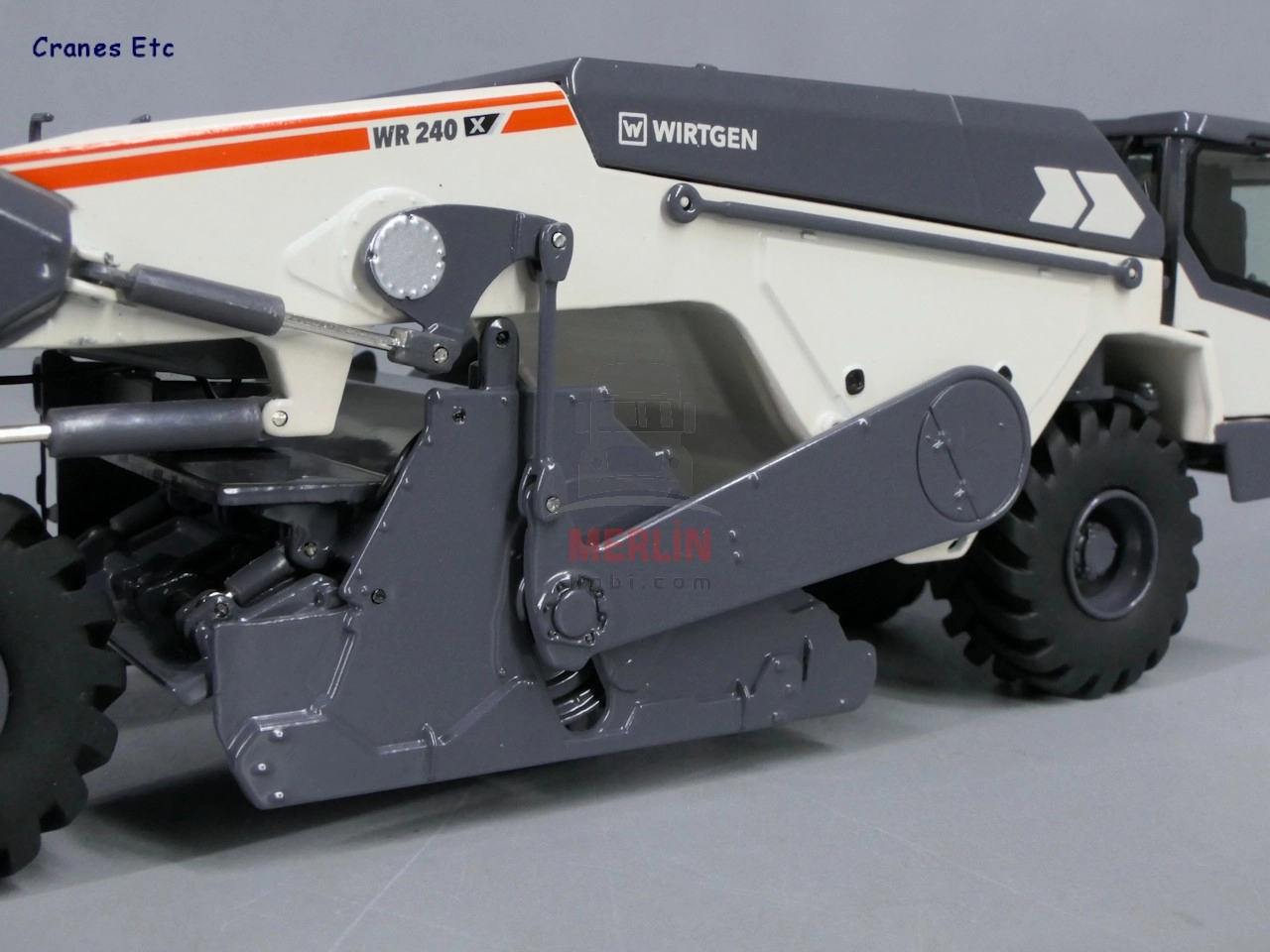 1/50 Wirtgen WR 240 X Soğuk Geri Dönüştürücü ve Toprak Stabilizatörü - sergilenmeye hazır model araç