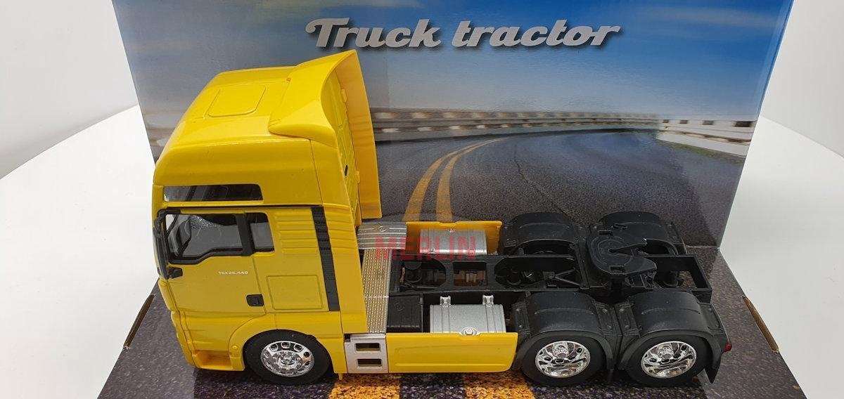 1/32 - MAN TGX XXL 6x4 Sarı  -  WELLY 