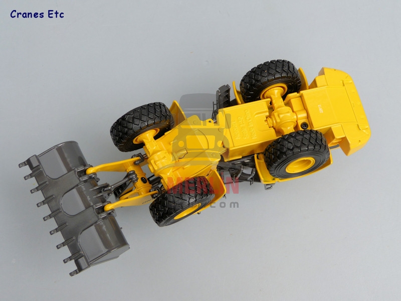 1/50 New Holland W300C  Lastikli Yükleyici  