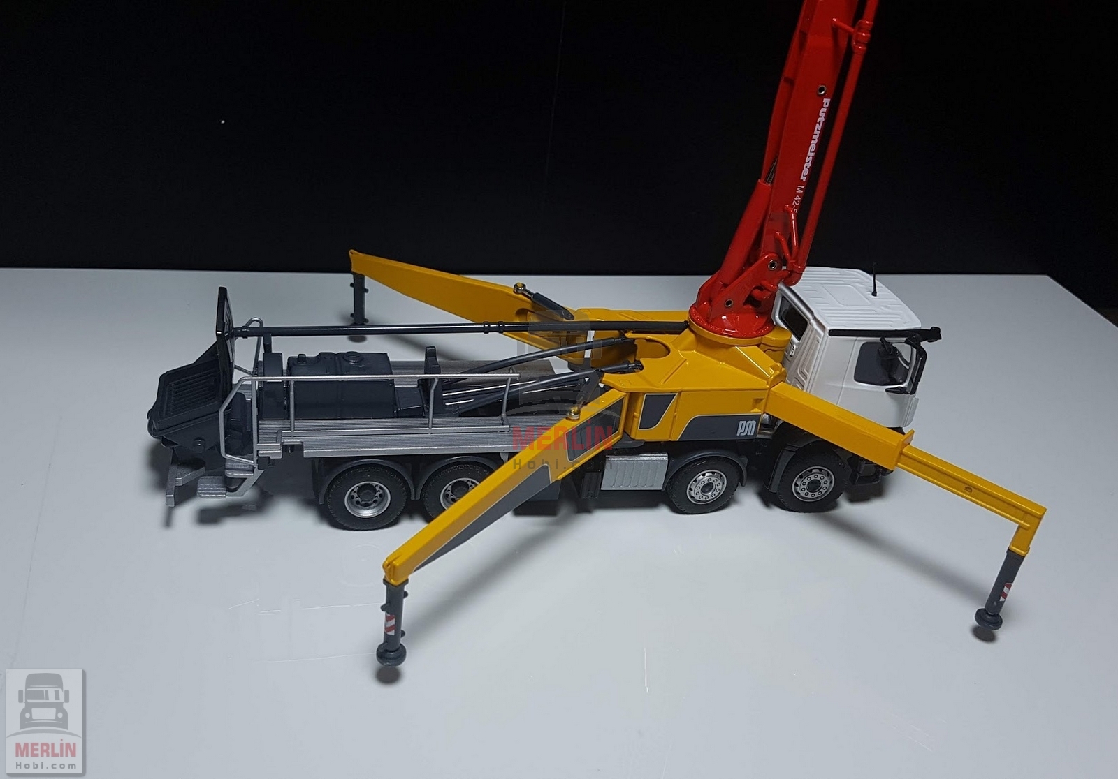 1/50 Mercedes Arocs 8x4 Putzmeister 42M  Beton Pompası