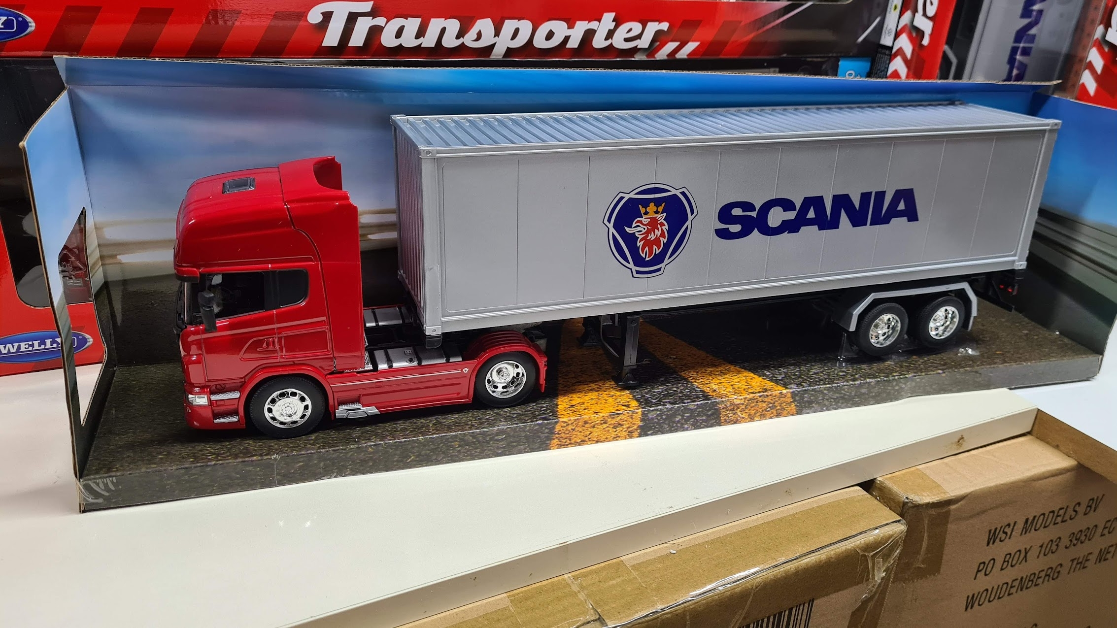 1/32 - Scania V8 R730 ve Dorse  Welly Tır Çekici