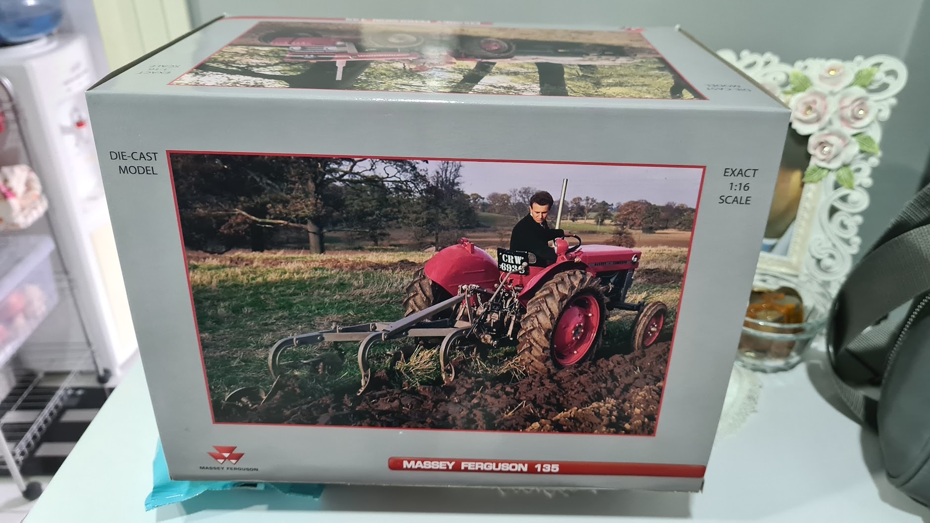 1/16 ölçekli - Massey Ferguson  MF135 - Traktör