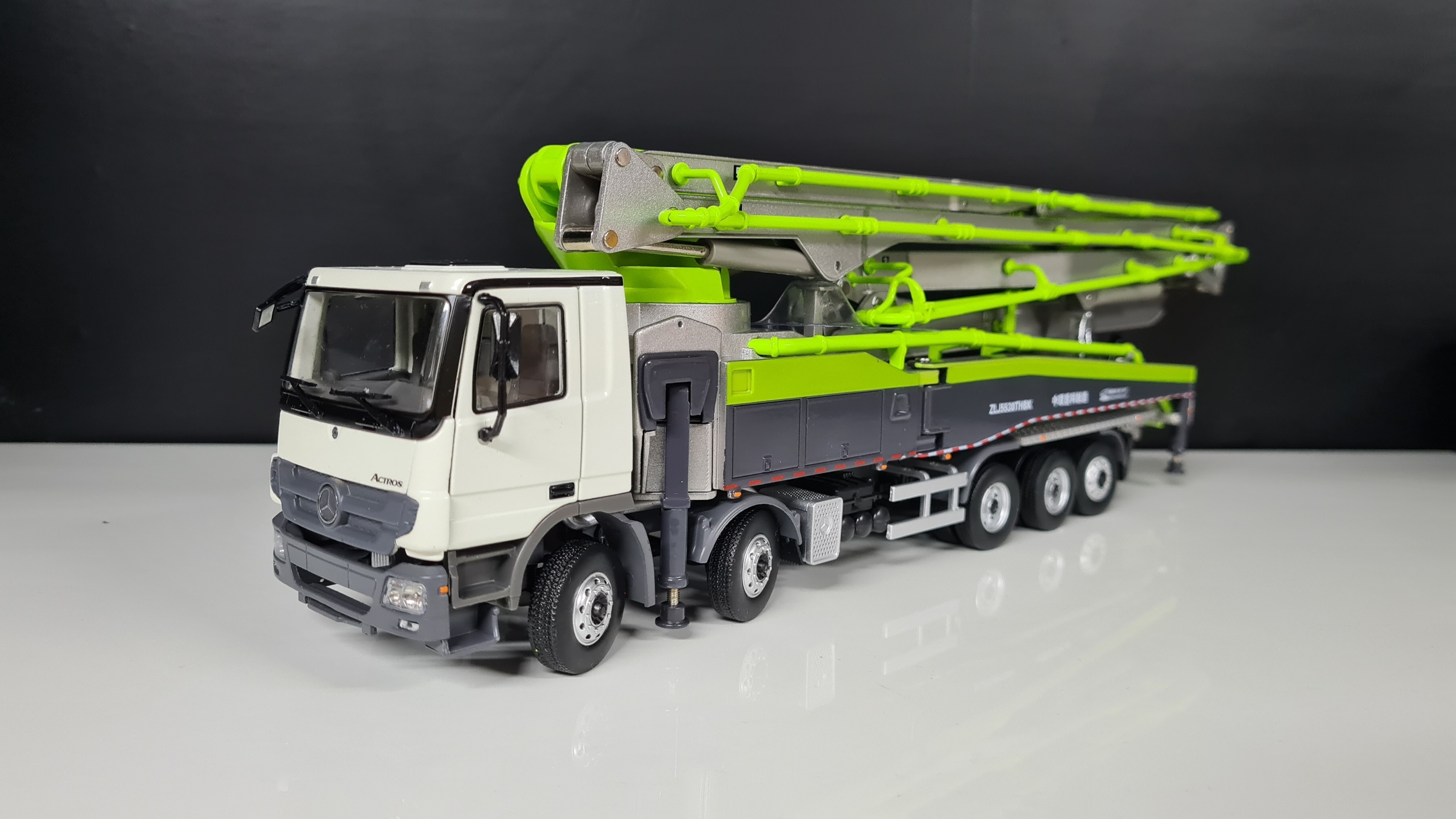 1/38-Mercedes Actros 10x4 Zoomlion 64X-6RZ Beton Pompası