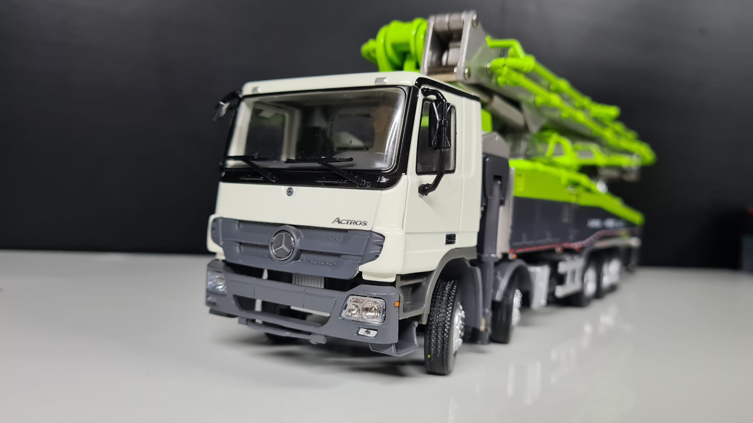 1/38-Mercedes Actros 10x4 Zoomlion 64X-6RZ Beton Pompası