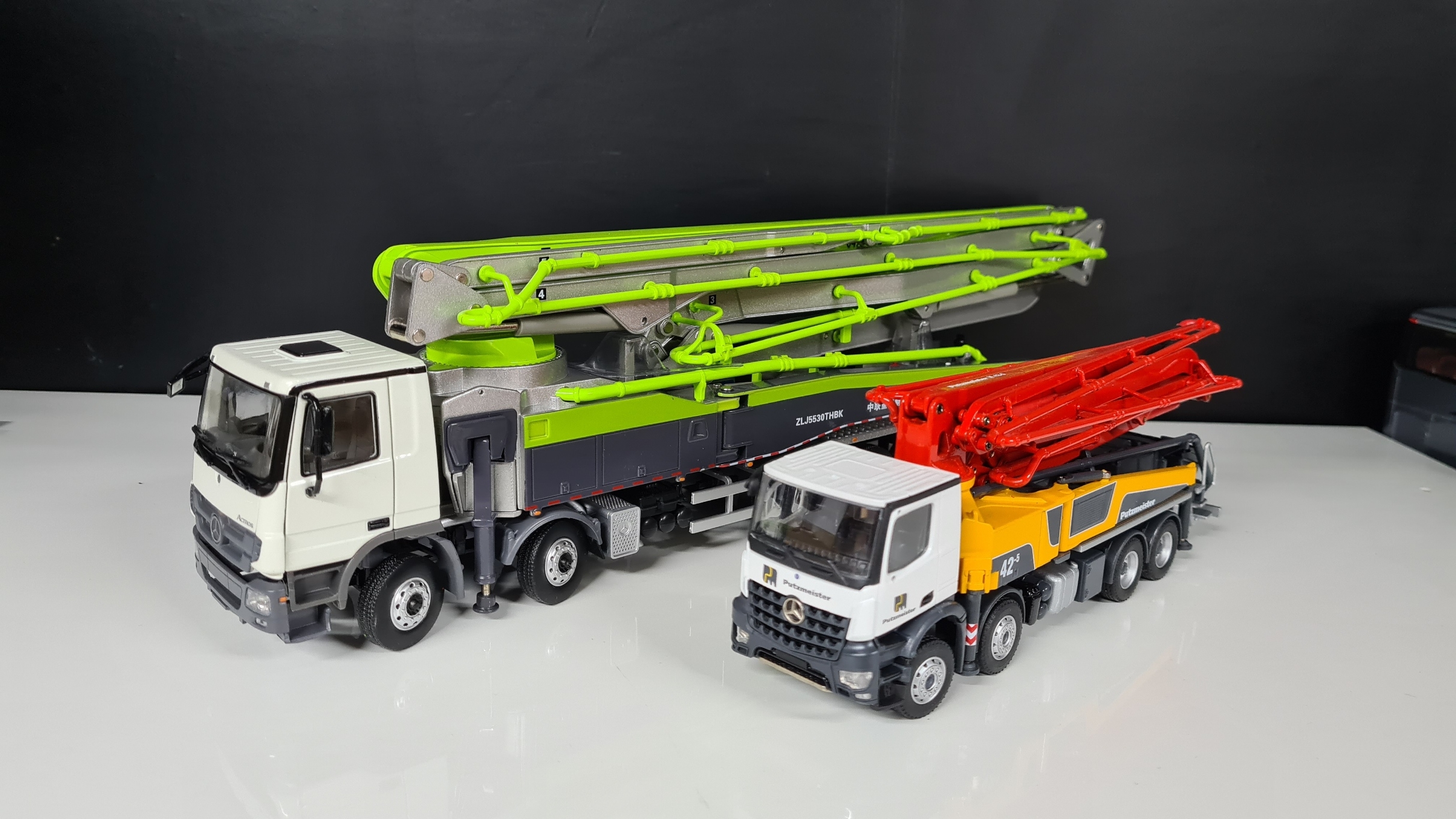 1/38-Mercedes Actros 10x4 Zoomlion 64X-6RZ Beton Pompası