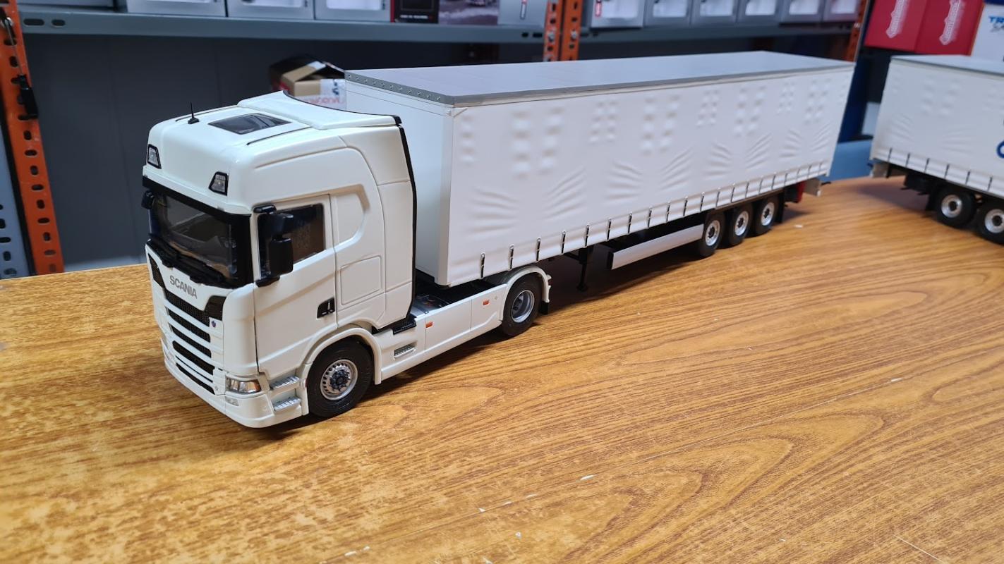 1/24 - Scania 580S HIGHLINE White  + Trailer Truck