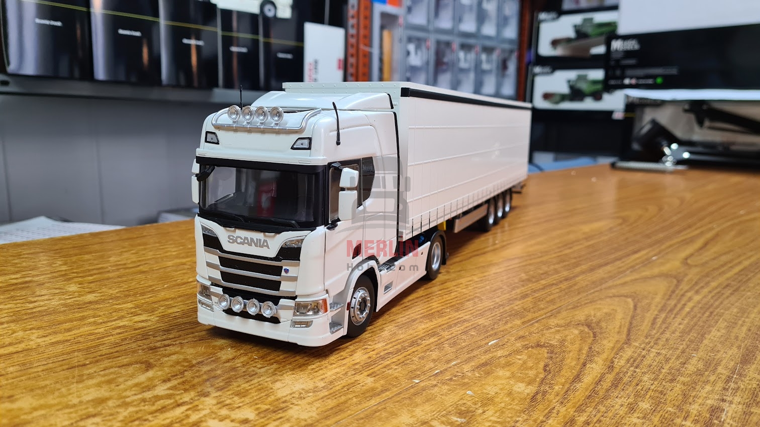 1/32 Scania Highline 4x2 + Tenteli Dorse Beyaz Renk