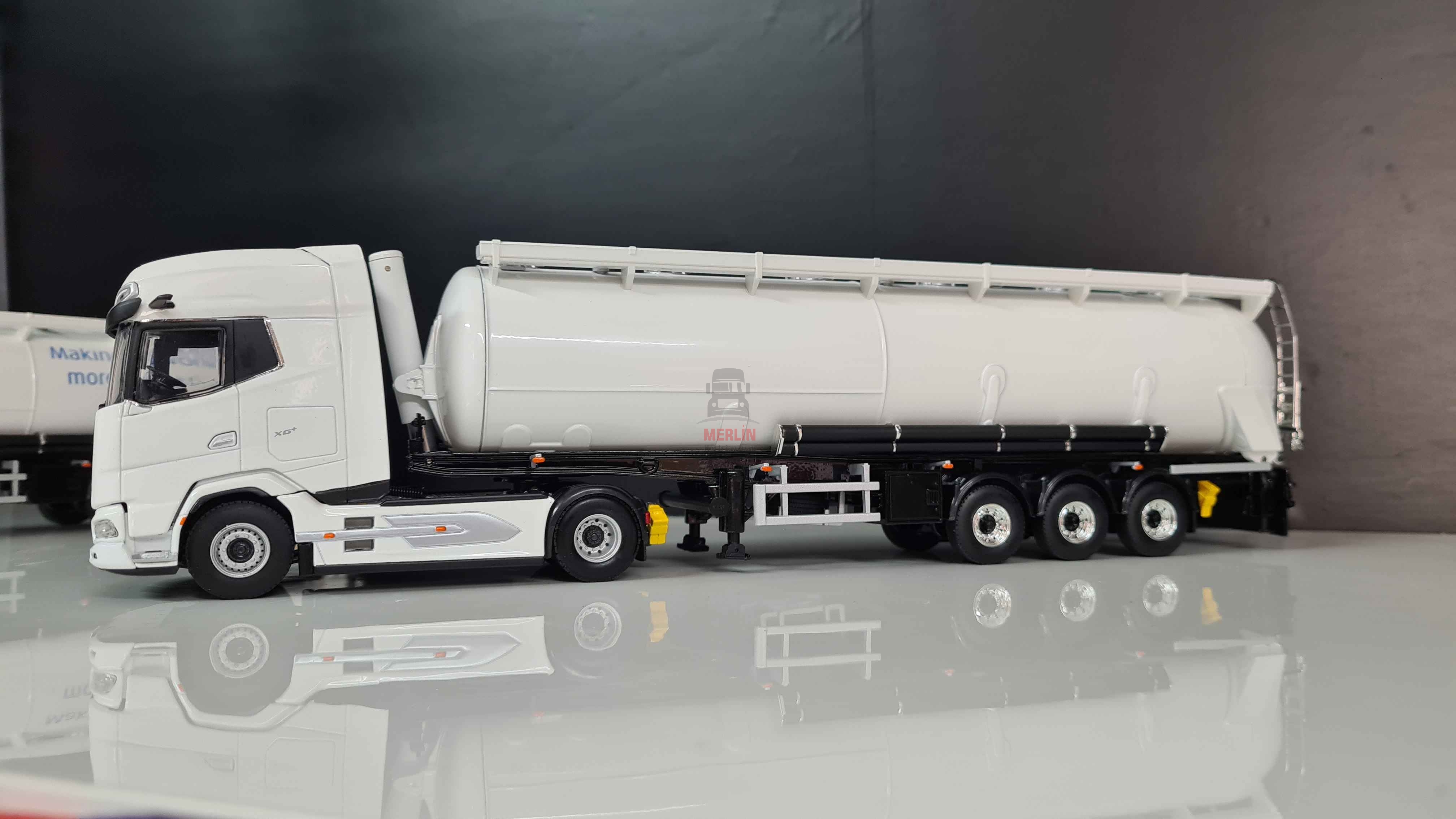 1/50 Daf XG Plus 4x2  + Tanker Dorseli  Tır Çekici