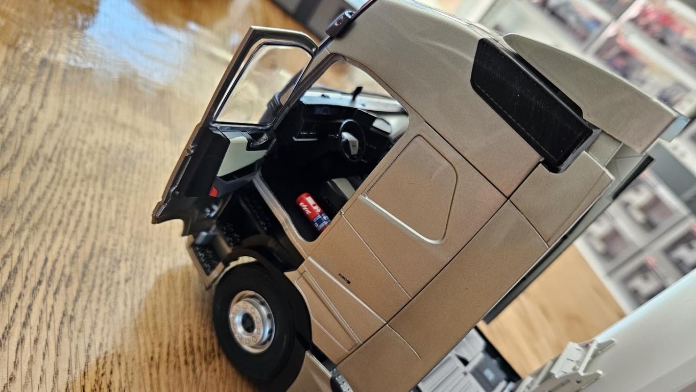 1/24 Volvo FH16 XL 500 + Curtainside Treyler – 2023 