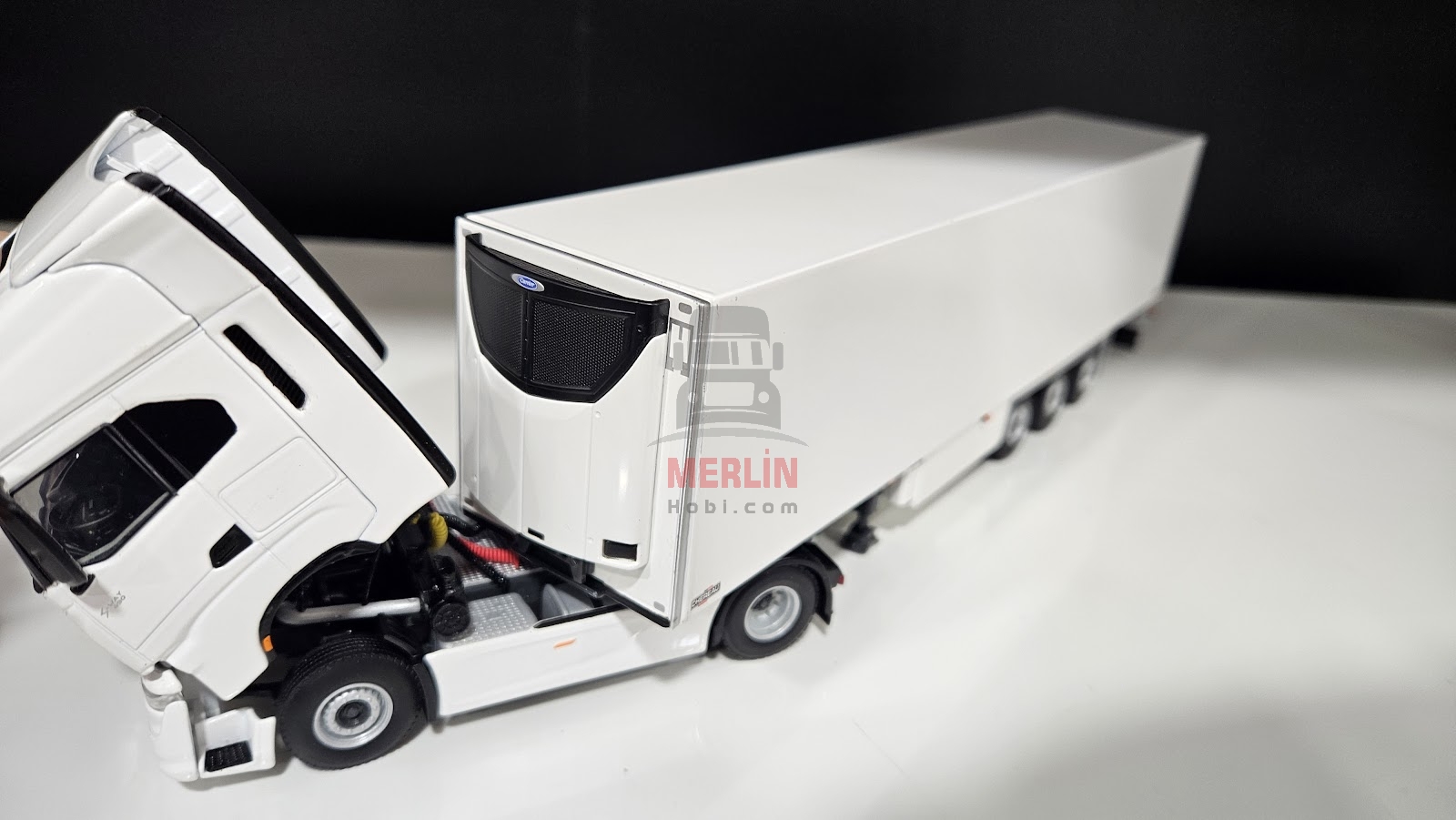 1/50 - IVECO S-WAY AS HIGH 4X2  + Frigo Soğutuculu Trailer