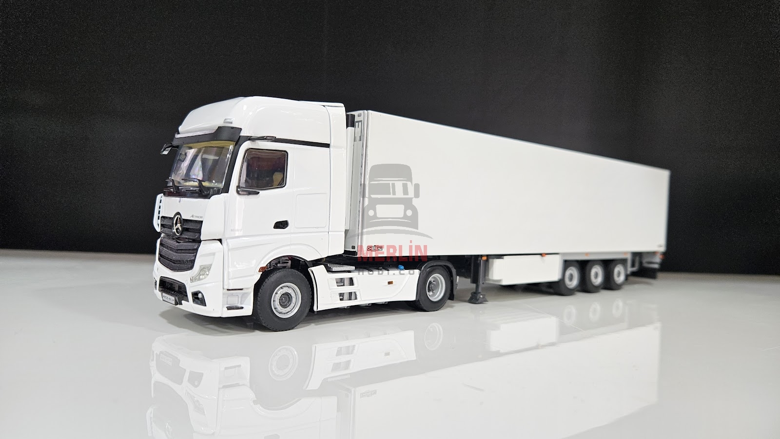 1/50 - Mercedes ACTROS MP5 4X2 + Frigo Soğutuculu Trailer