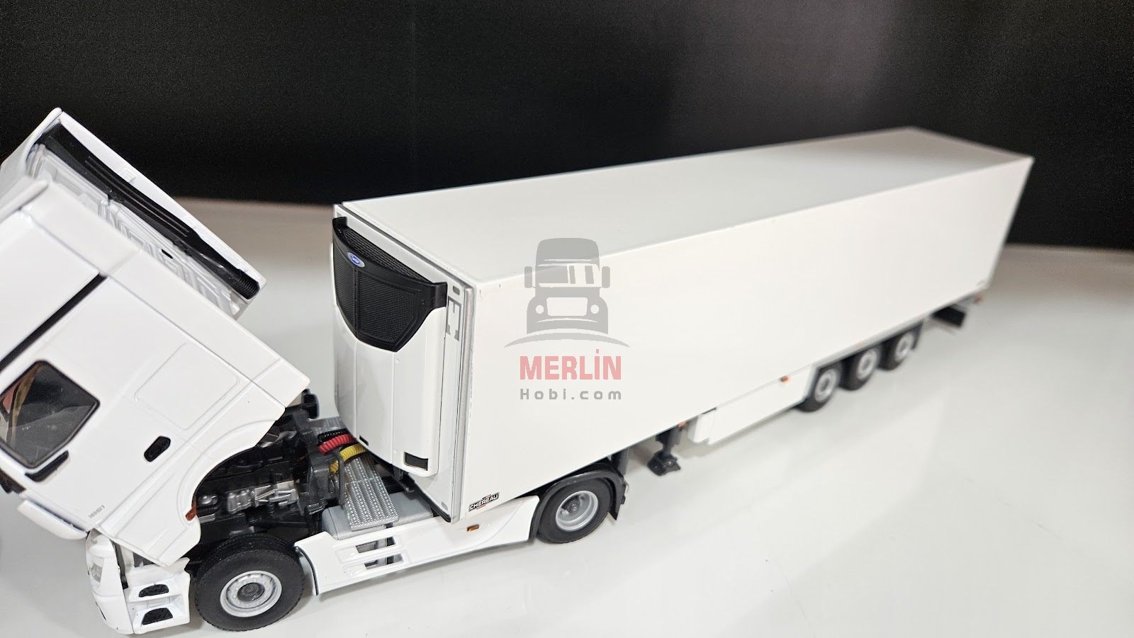 1/50 - Mercedes ACTROS MP5 4X2 + Frigo Soğutuculu Trailer