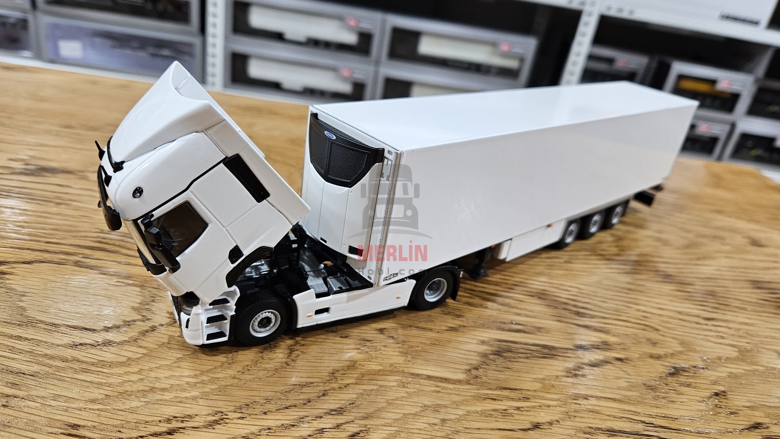 1/50 Renault T Range Evo  Beyaz + Frigo Soğutuculu Trailer