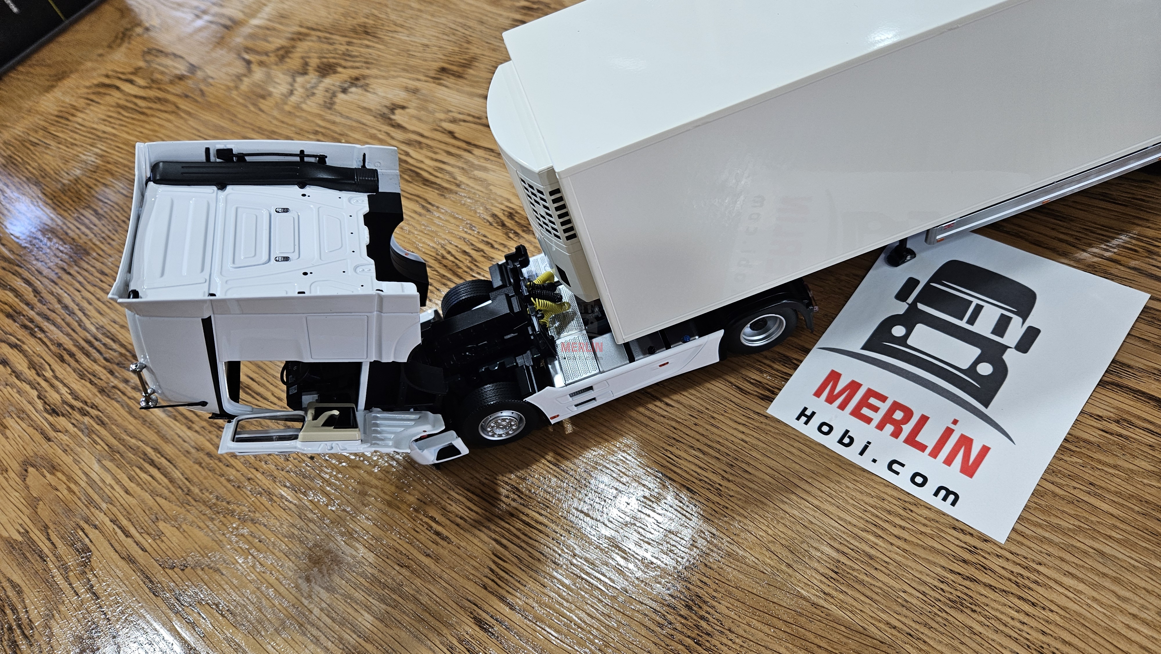 1/32 Marge Mercedes Actros Gigaspace 4x2 + Tenteli Dorse Beyaz Renk