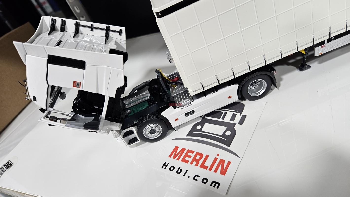 1/32 Marge Renault T520 4x2 + Tenteli Dorse Beyaz Renk