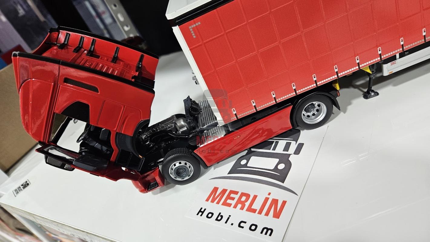 1/32 Marge Iveco Sway + Tilt Trailer Red Colour