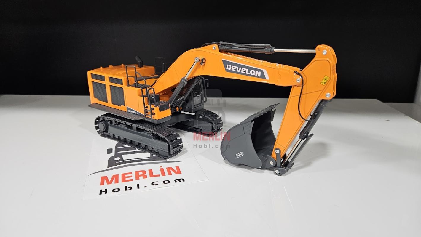 1/50 Develon DX800LC Paletli Eskavatör