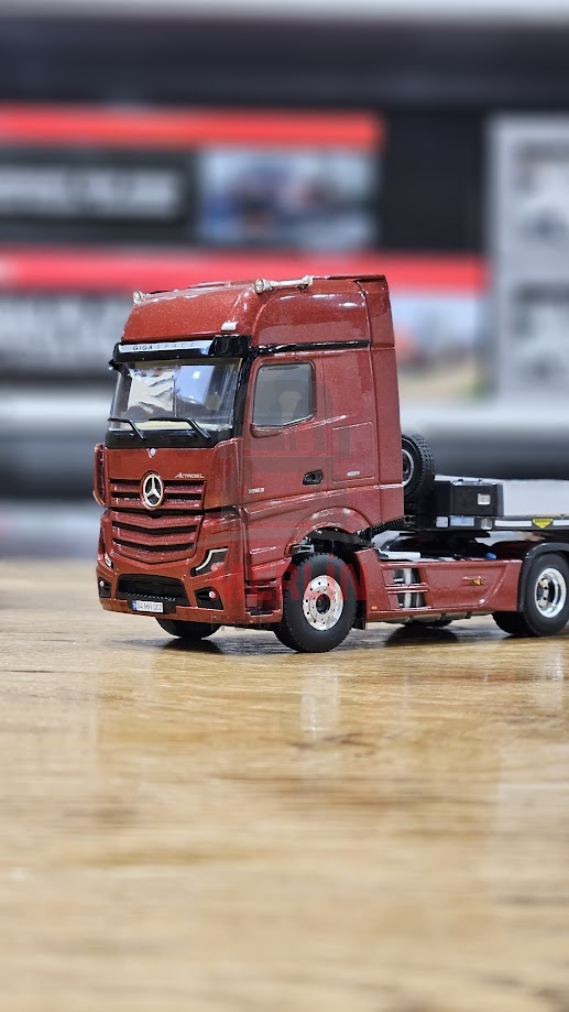 1/50 Mercedes Actros MP5 1853 4x2 +  Lowbed LOWLOADER- 3 AXLE