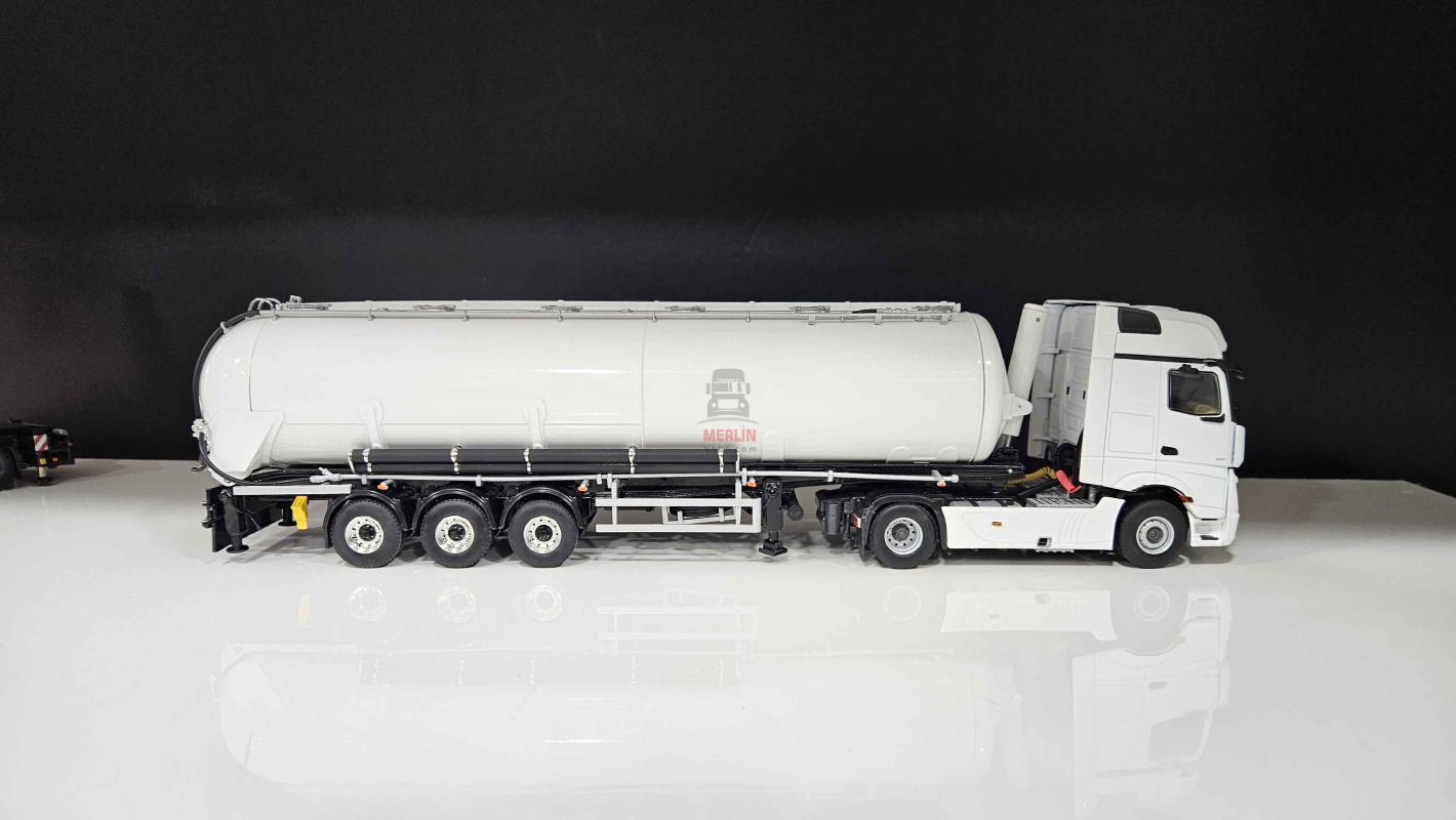 1/50 - Mercedes ACTROS 1851 MP5 4x2 + Tractor 