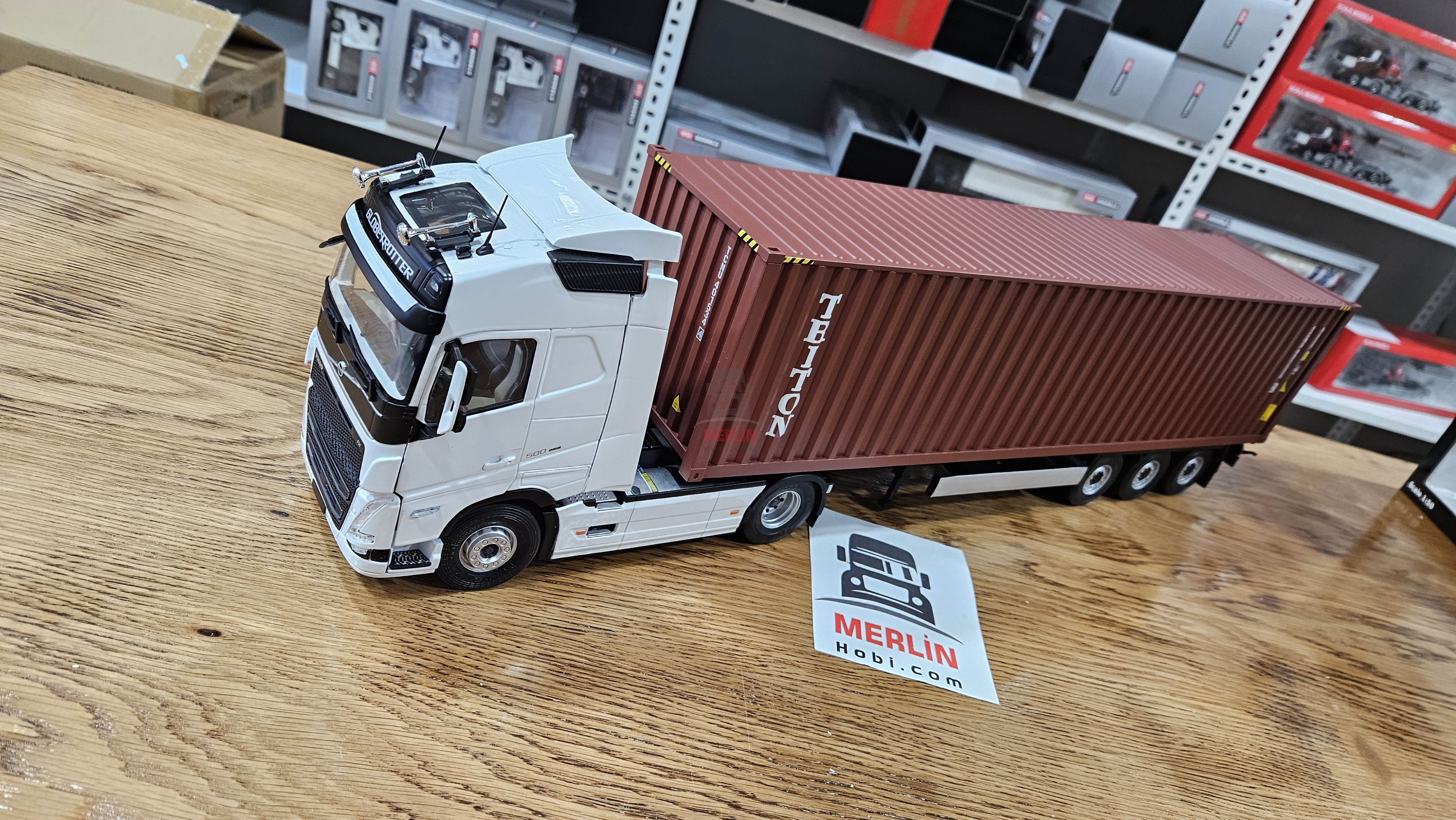 1/24 - Volvo FH5 XL Beyaz  + 40ft Konteyner Dorseli