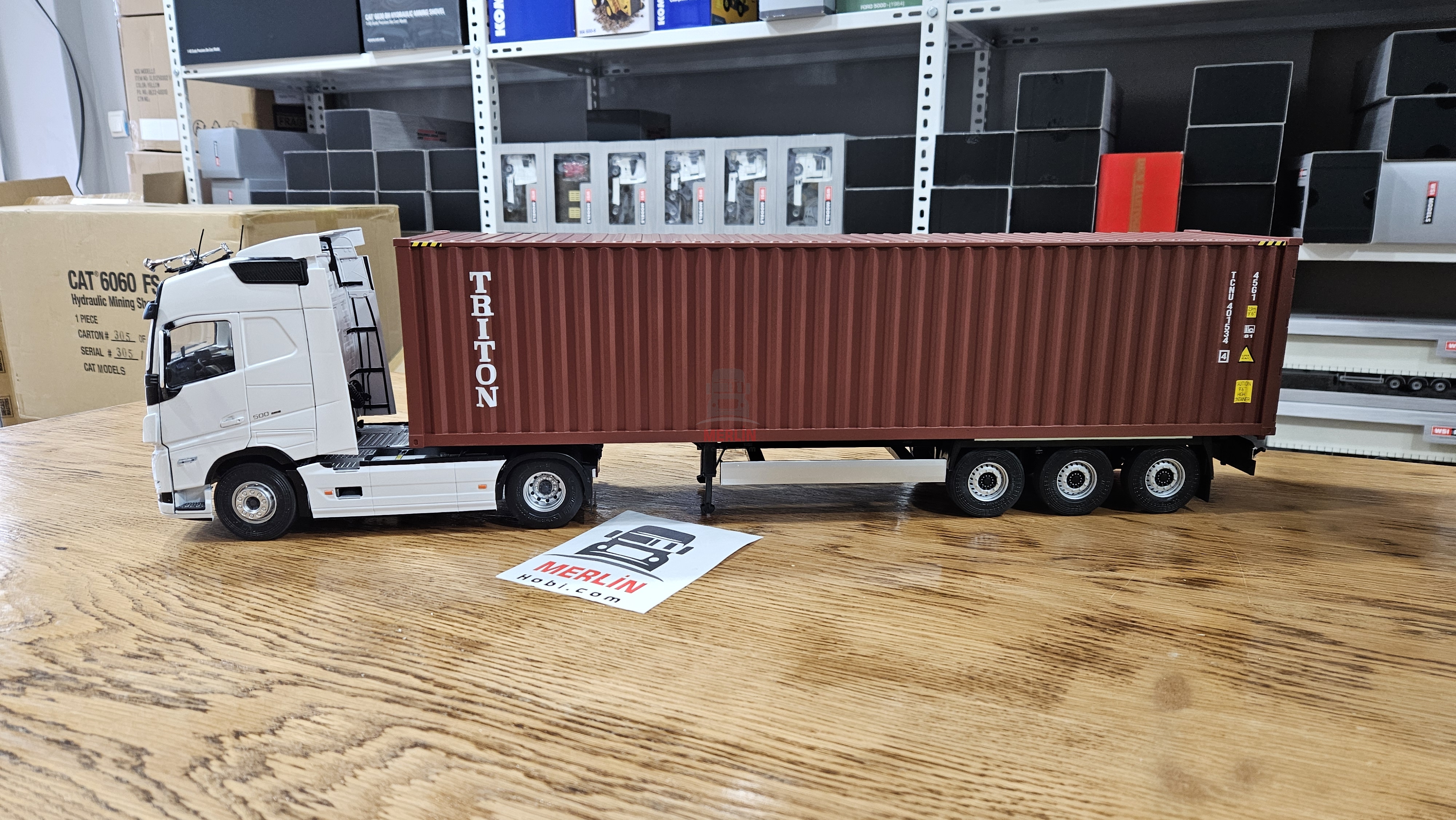 1/24 - Volvo FH5 XL Beyaz  + 40ft Konteyner Dorseli