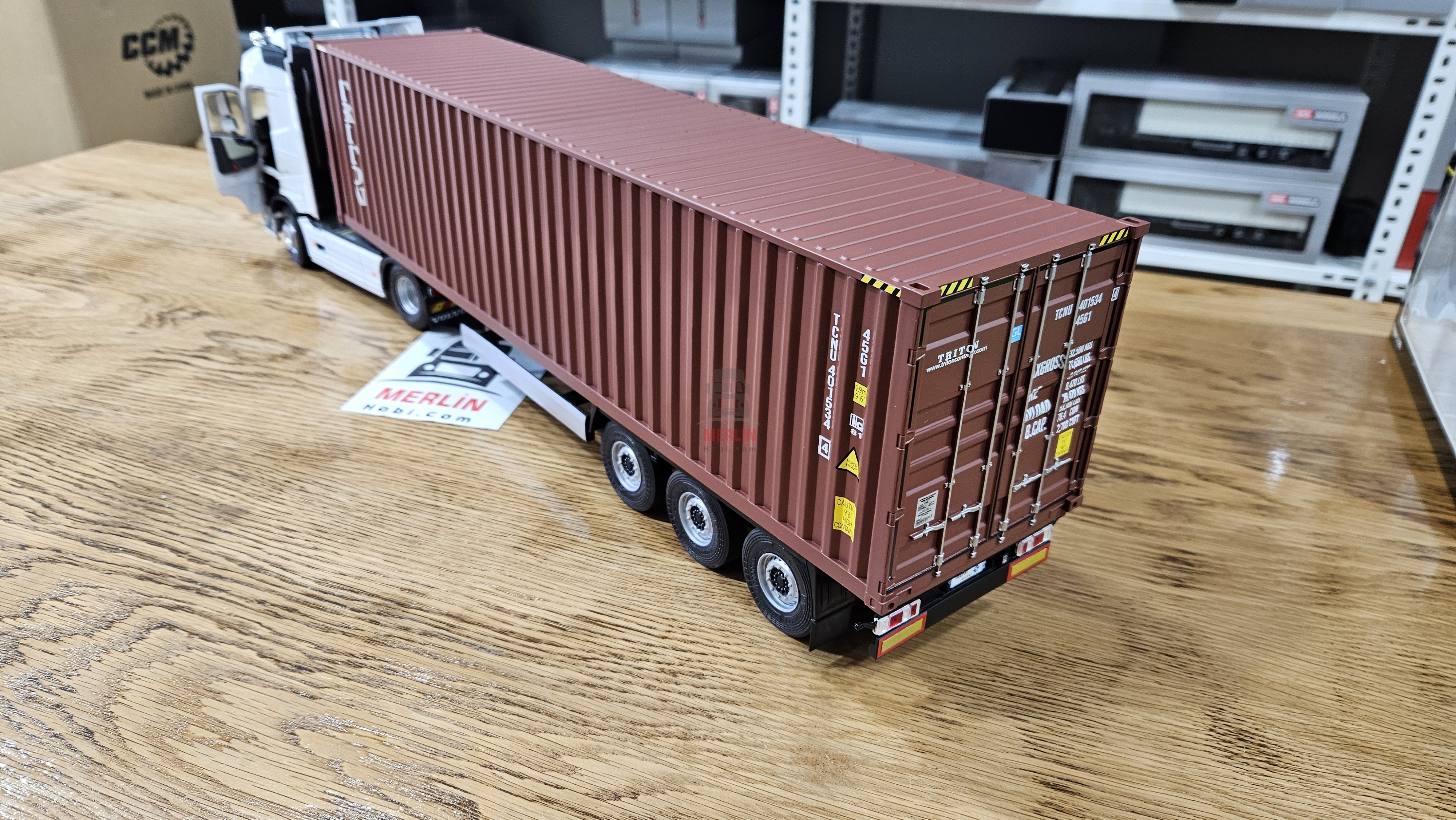 1/24 - Volvo FH5 XL Beyaz  + 40ft Konteyner Dorseli