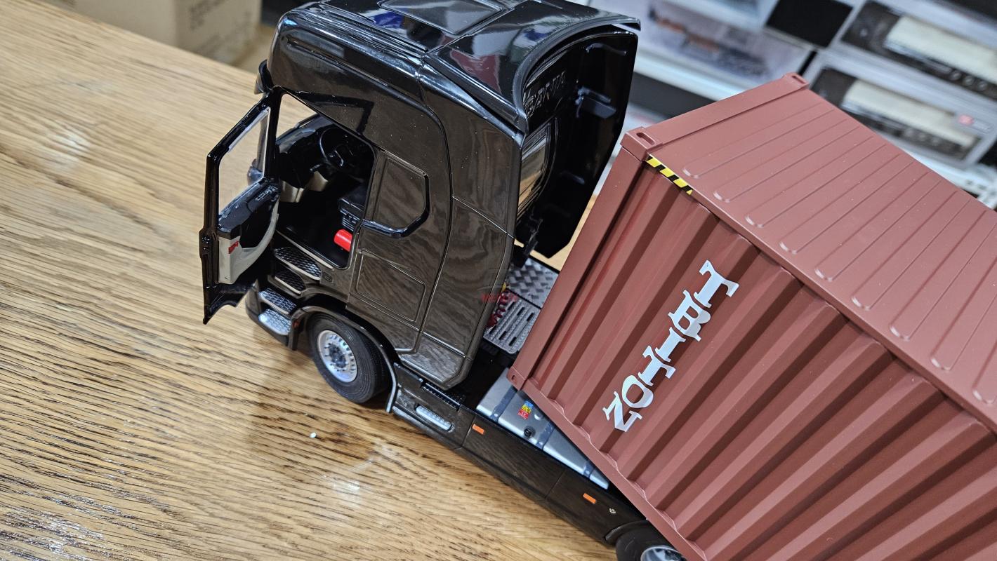 1/24 - Scania S HIGHLINE Siyah + 40ft Konteyner Dorseli