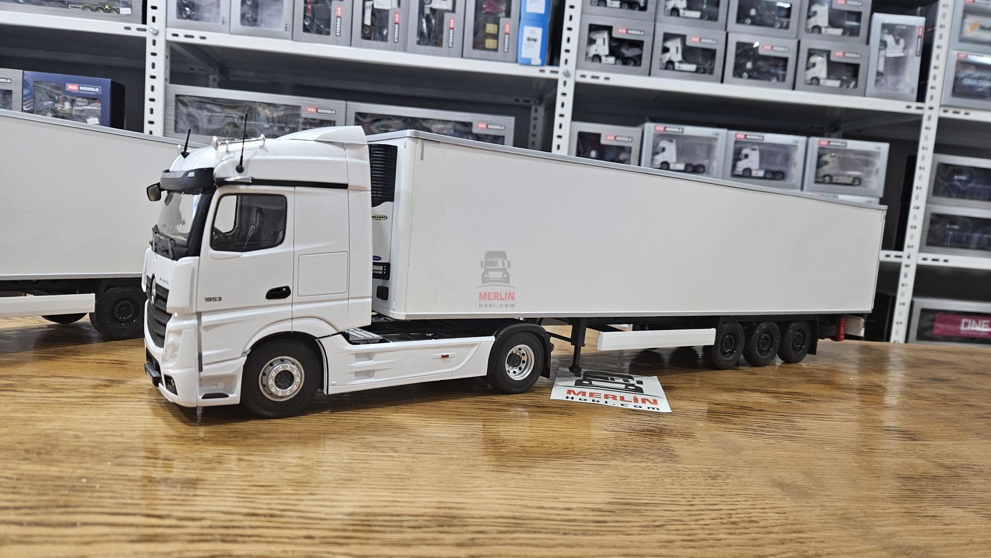1/24 MERCEDES-BENZ ACTROS L 1853 + Refrigerated Frigo Trailer - White Color Solido