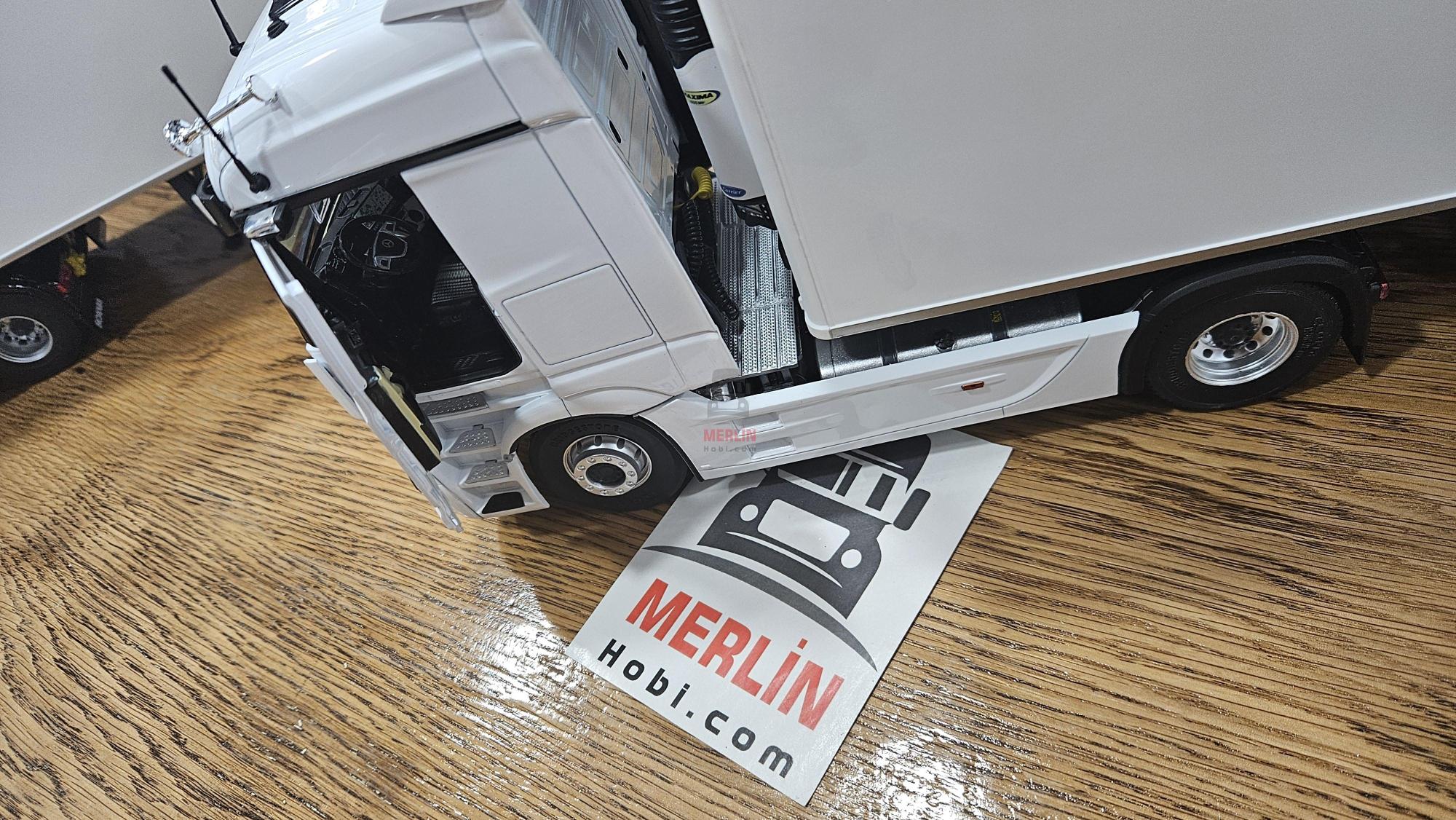 Mercëdes-Benz Actros Red 2019 1/24 SOLIDO S2400201