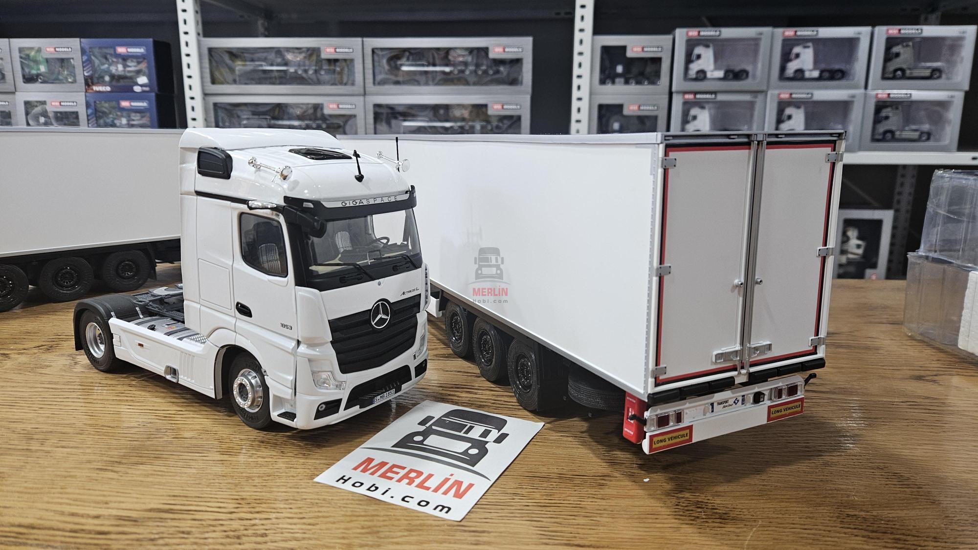 1/24 MERCEDES-BENZ ACTROS L 1853 + Refrigerated Frigo Trailer - White Color Solido