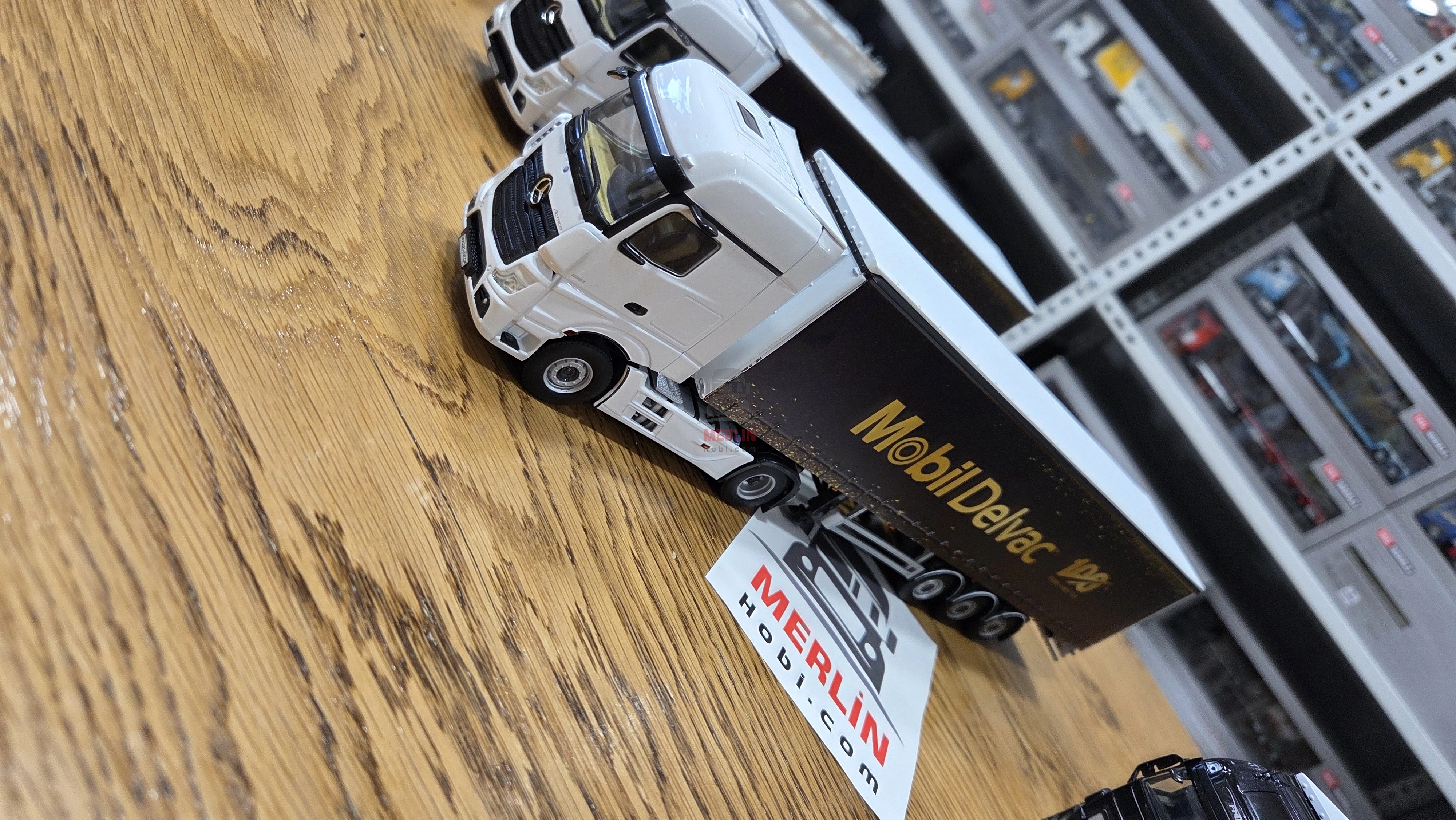 1/50 Ölçekli Logolu Araç Seçenekleri