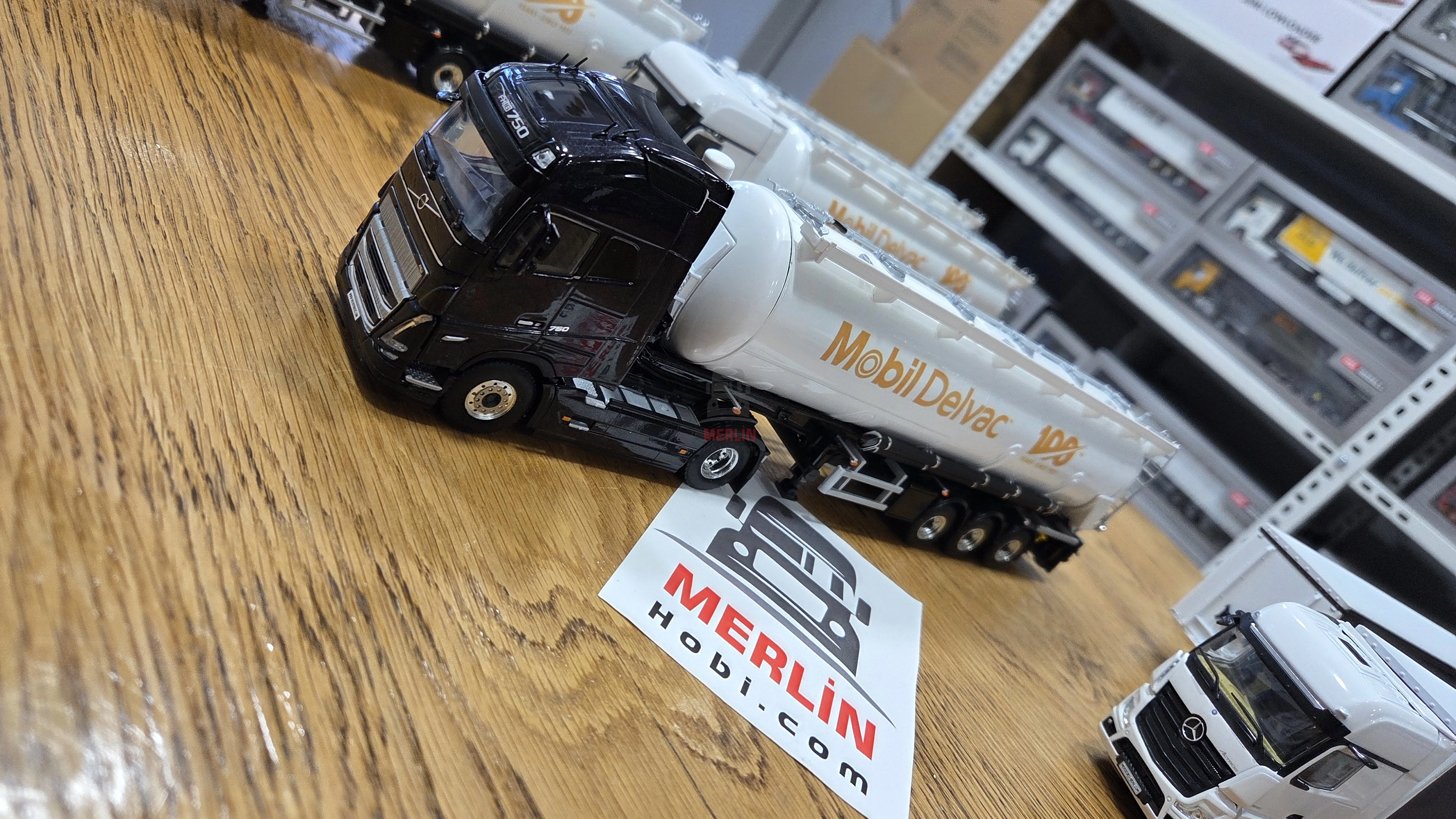 1/50 Ölçekli Logolu Araç Seçenekleri