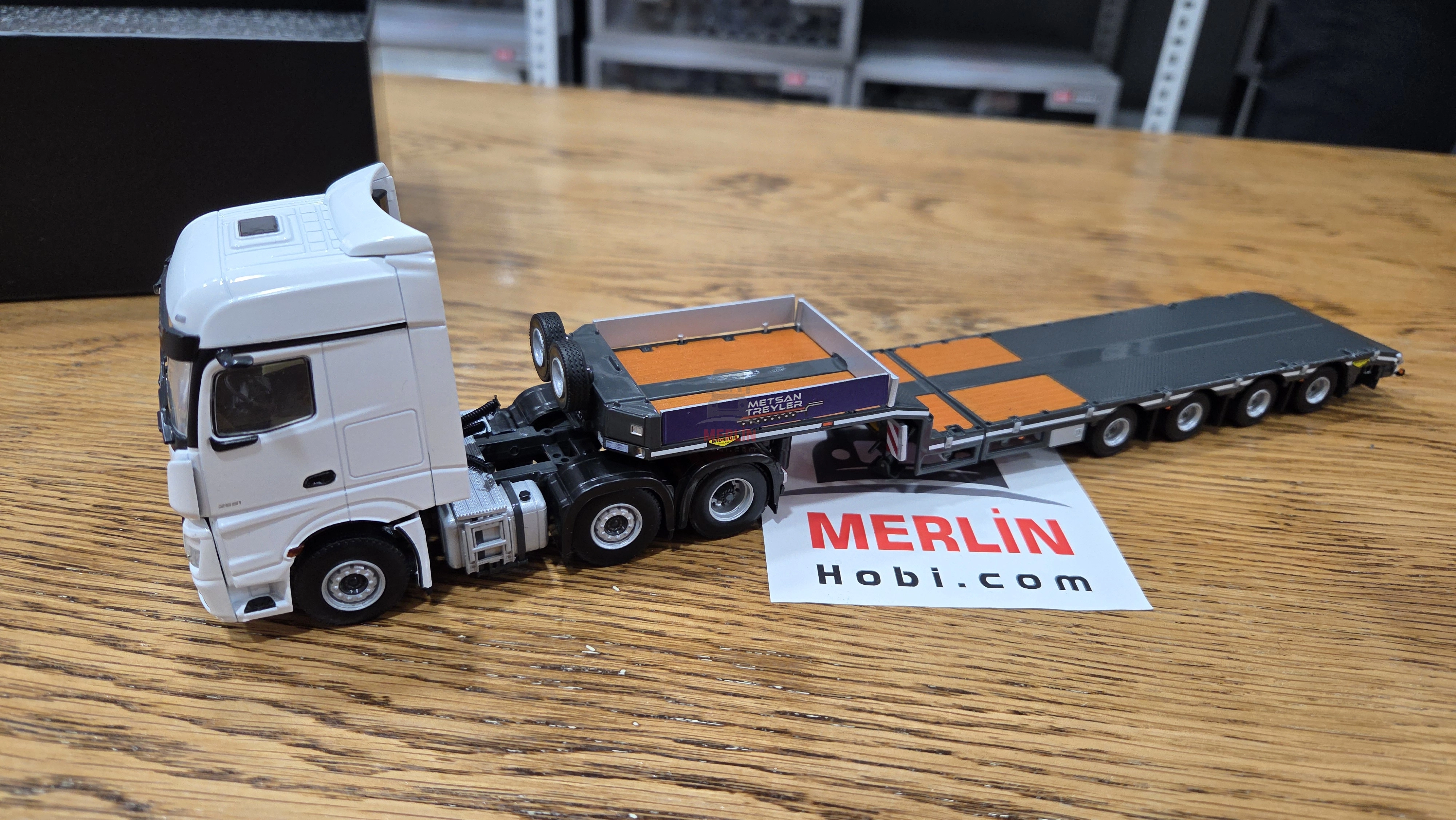 1/50 Ölçekli Logolu Araç Seçenekleri