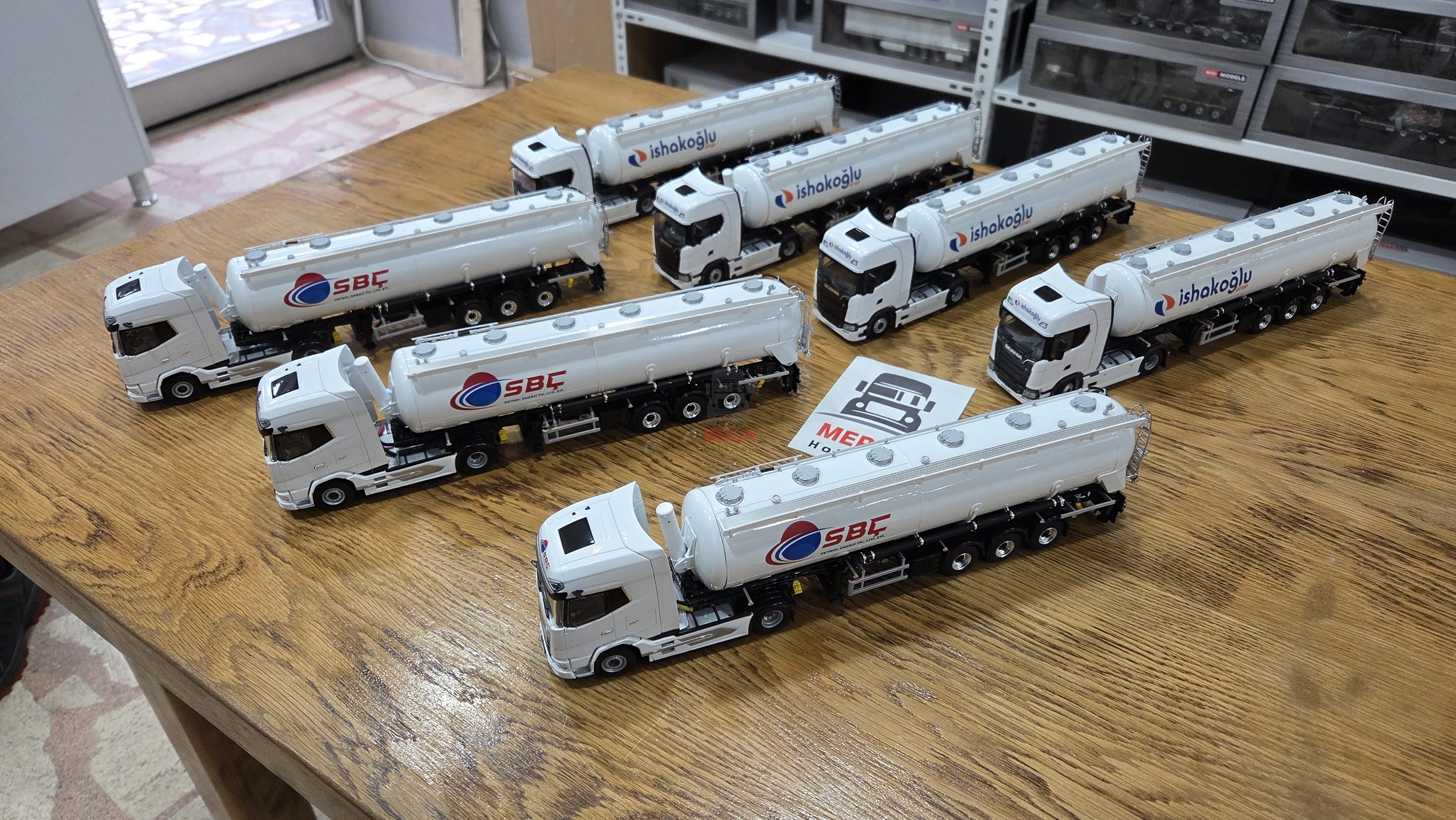 1/50 Ölçekli Logolu Araç Seçenekleri