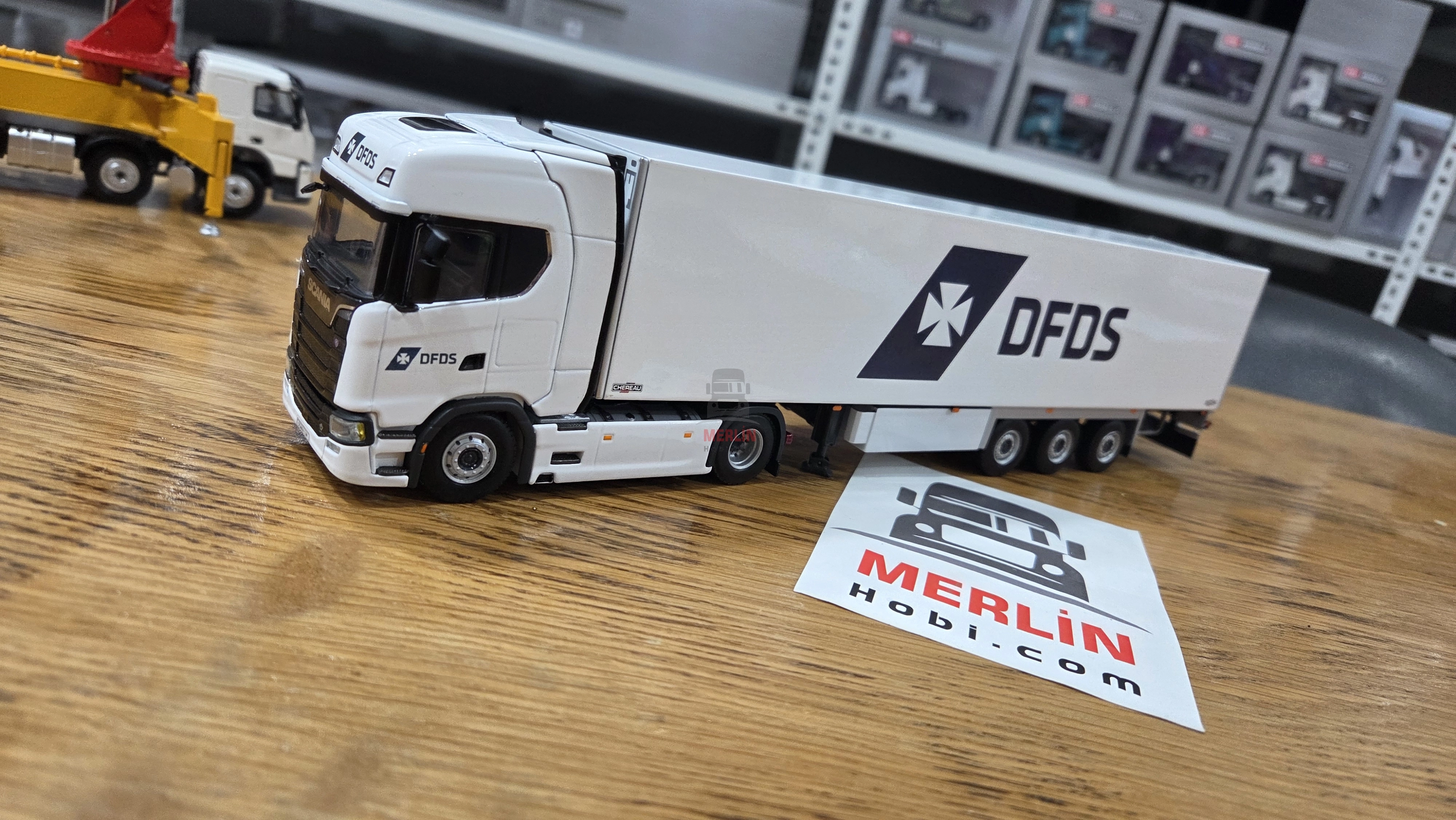 1/50 Ölçekli Logolu Araç Seçenekleri