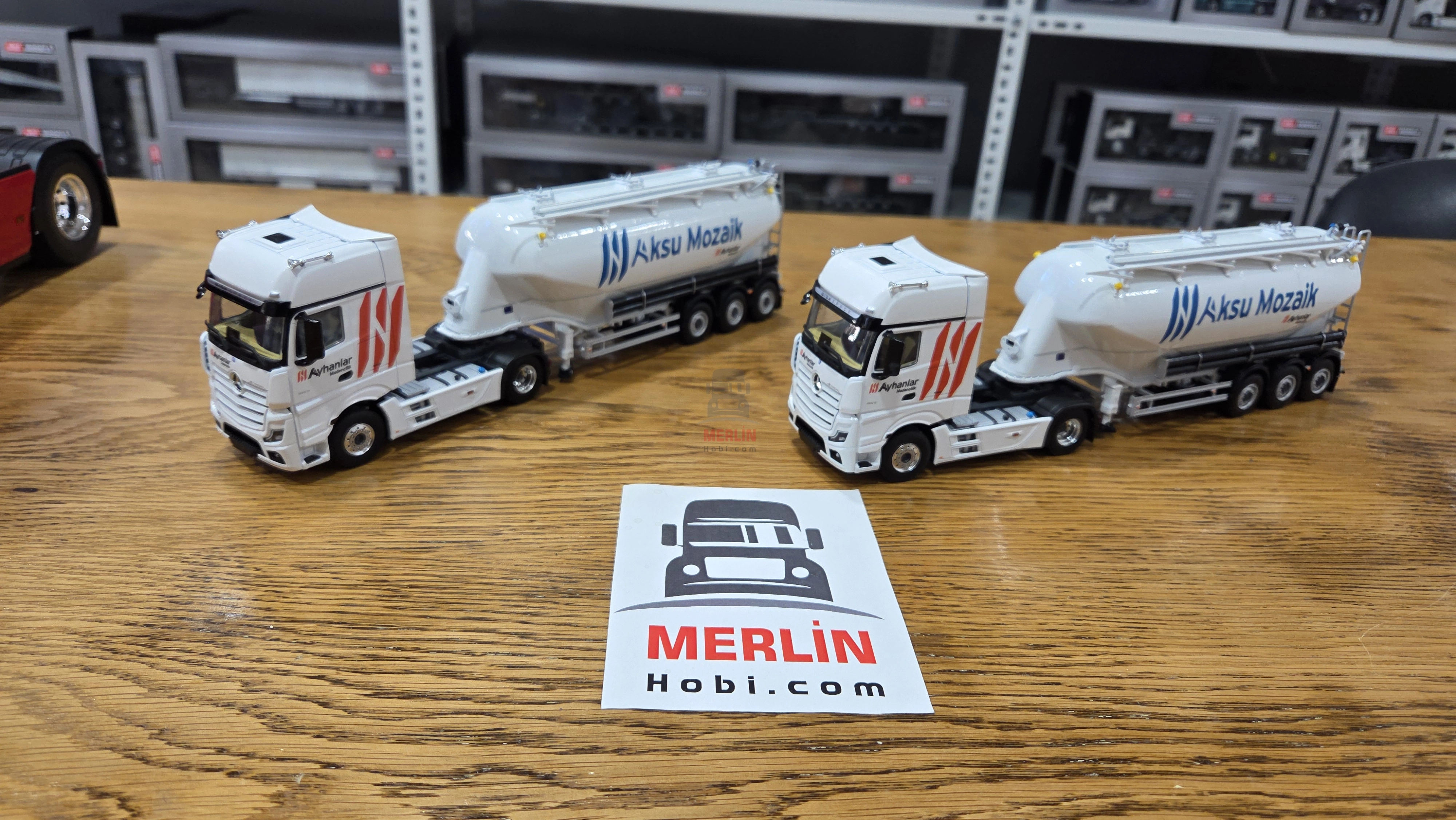 1/50 Ölçekli Logolu Araç Seçenekleri