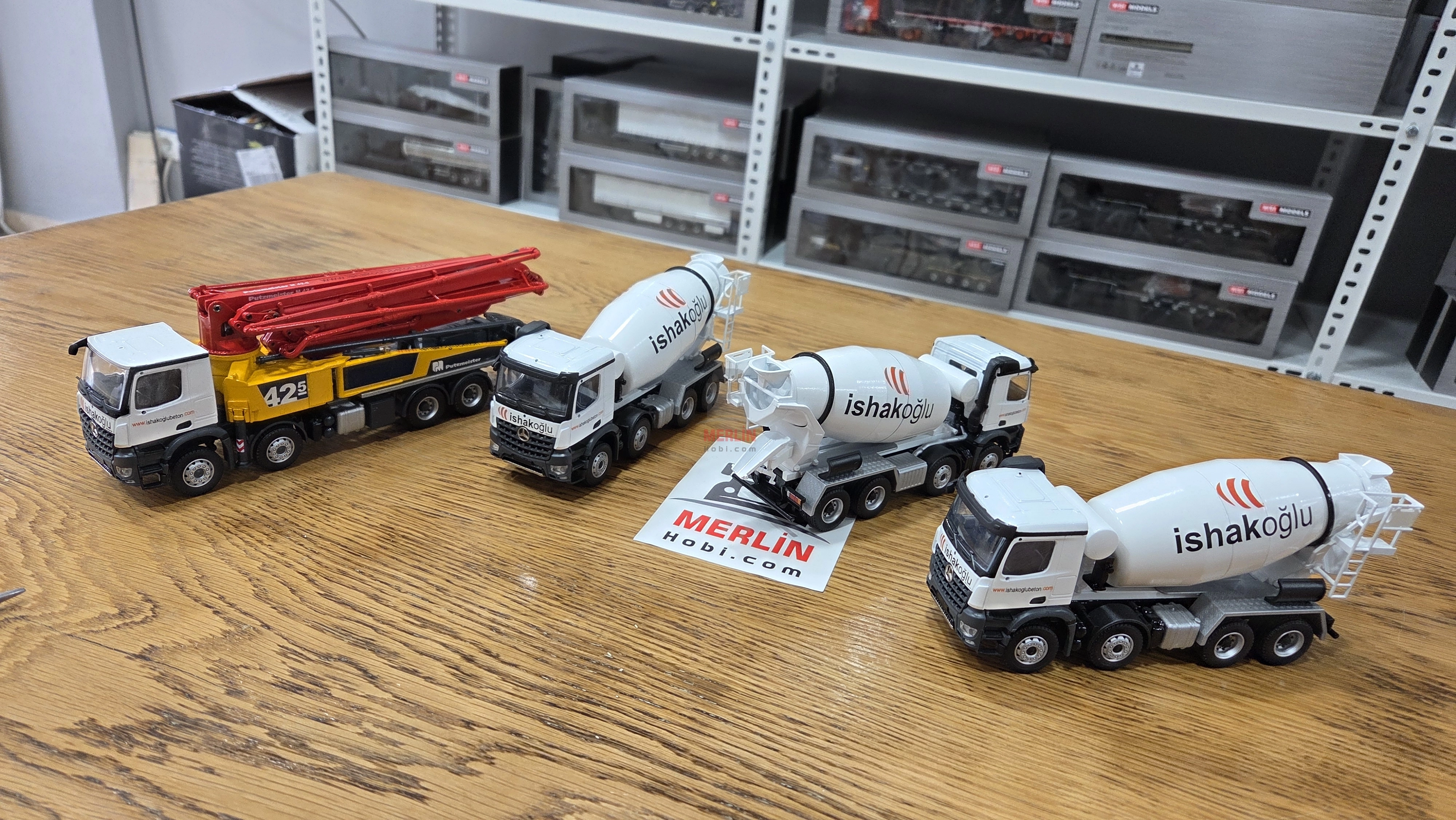 1/50 Ölçekli Logolu Araç Seçenekleri