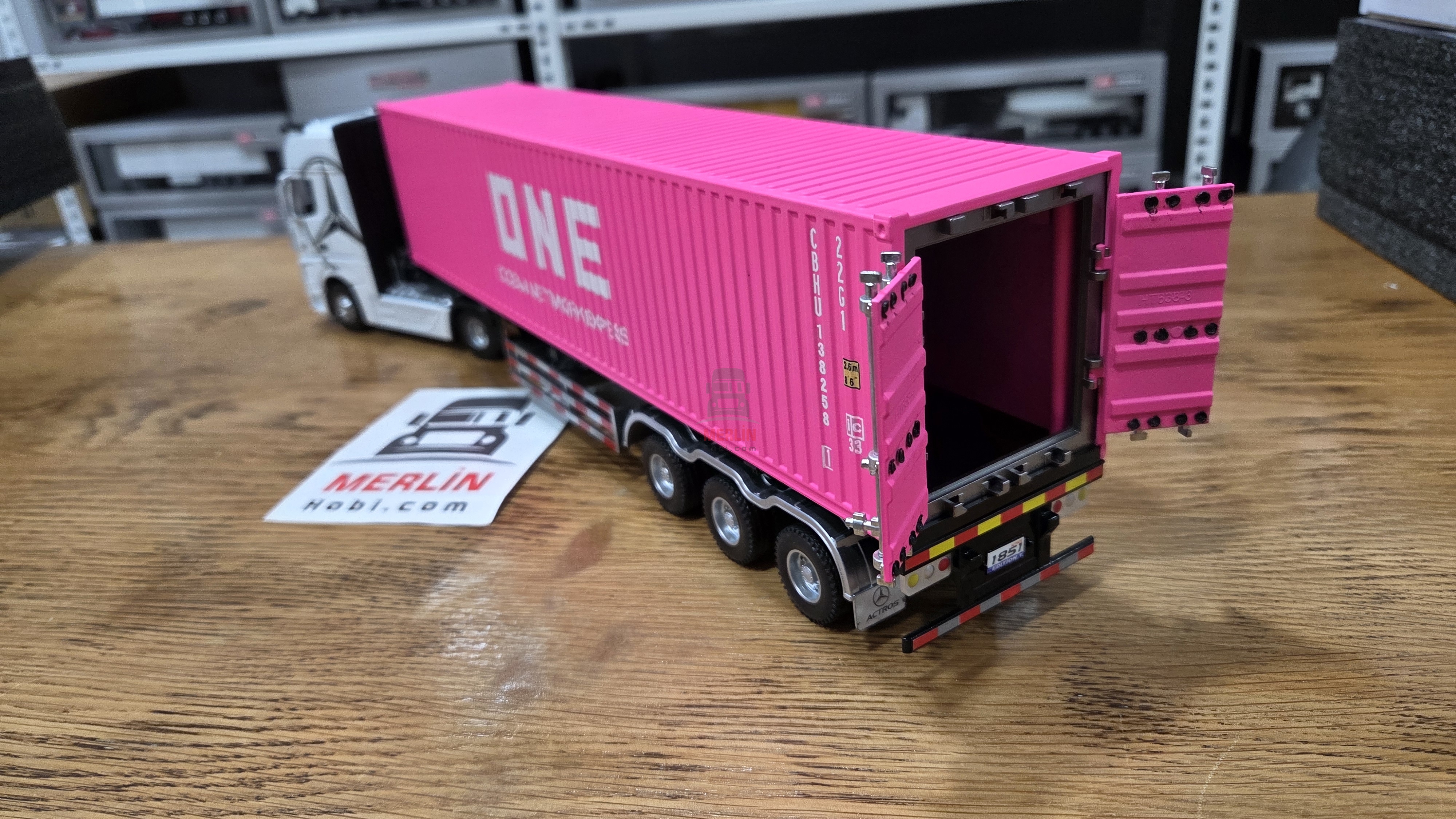 1/36 ölçekli Actros 1851 4x2 + 40ft Konteyner Dorseli - ONE