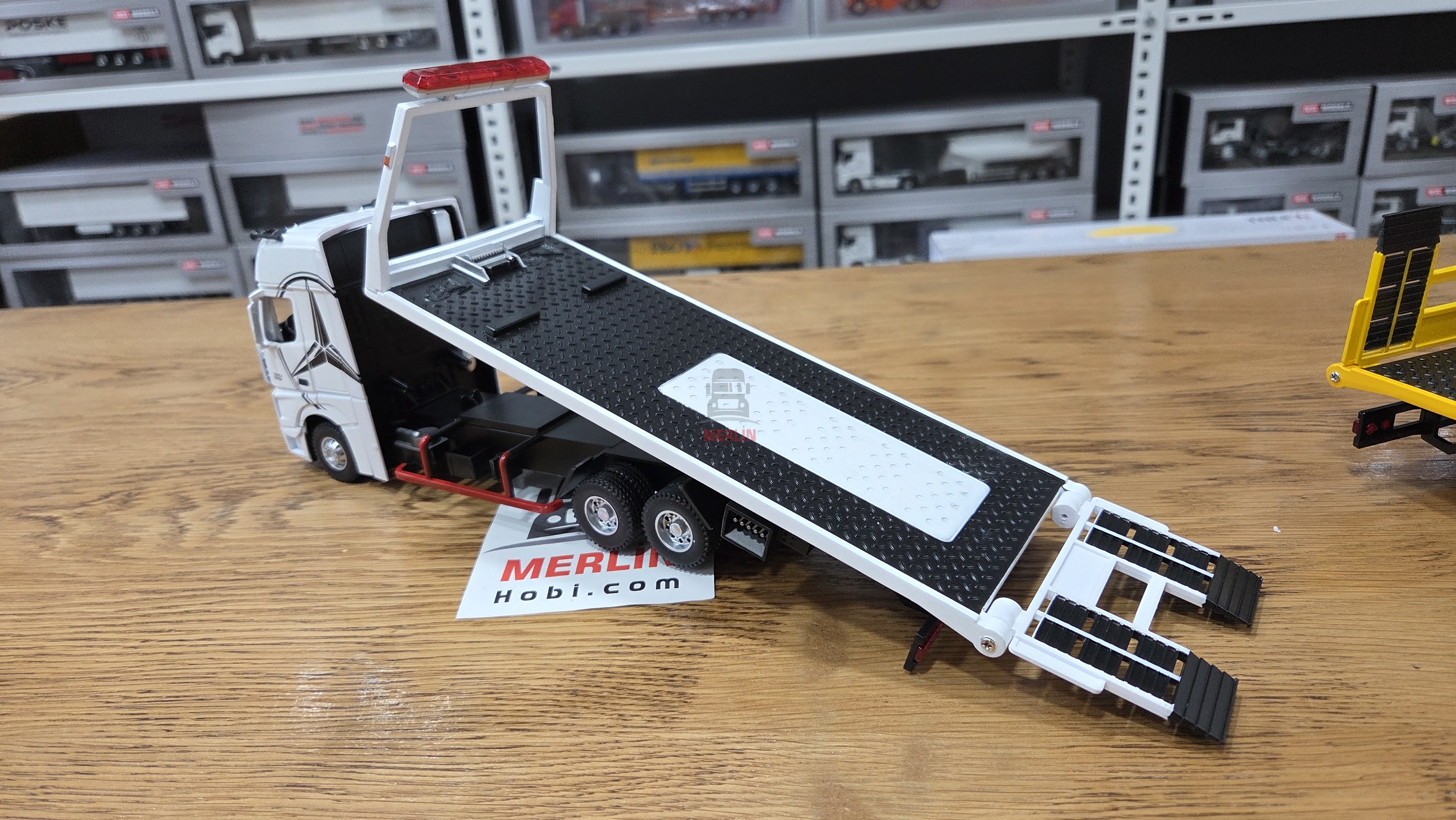 1/36 ölçekli Actros 1851 OTO ÇEKER - KAYAR KASA 
