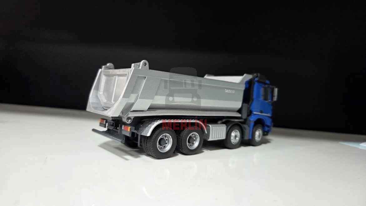 Camion benne Mercedes-Benz Arocs 8x4/4 4WD 1:18 - RTR - rouge - Jeux et