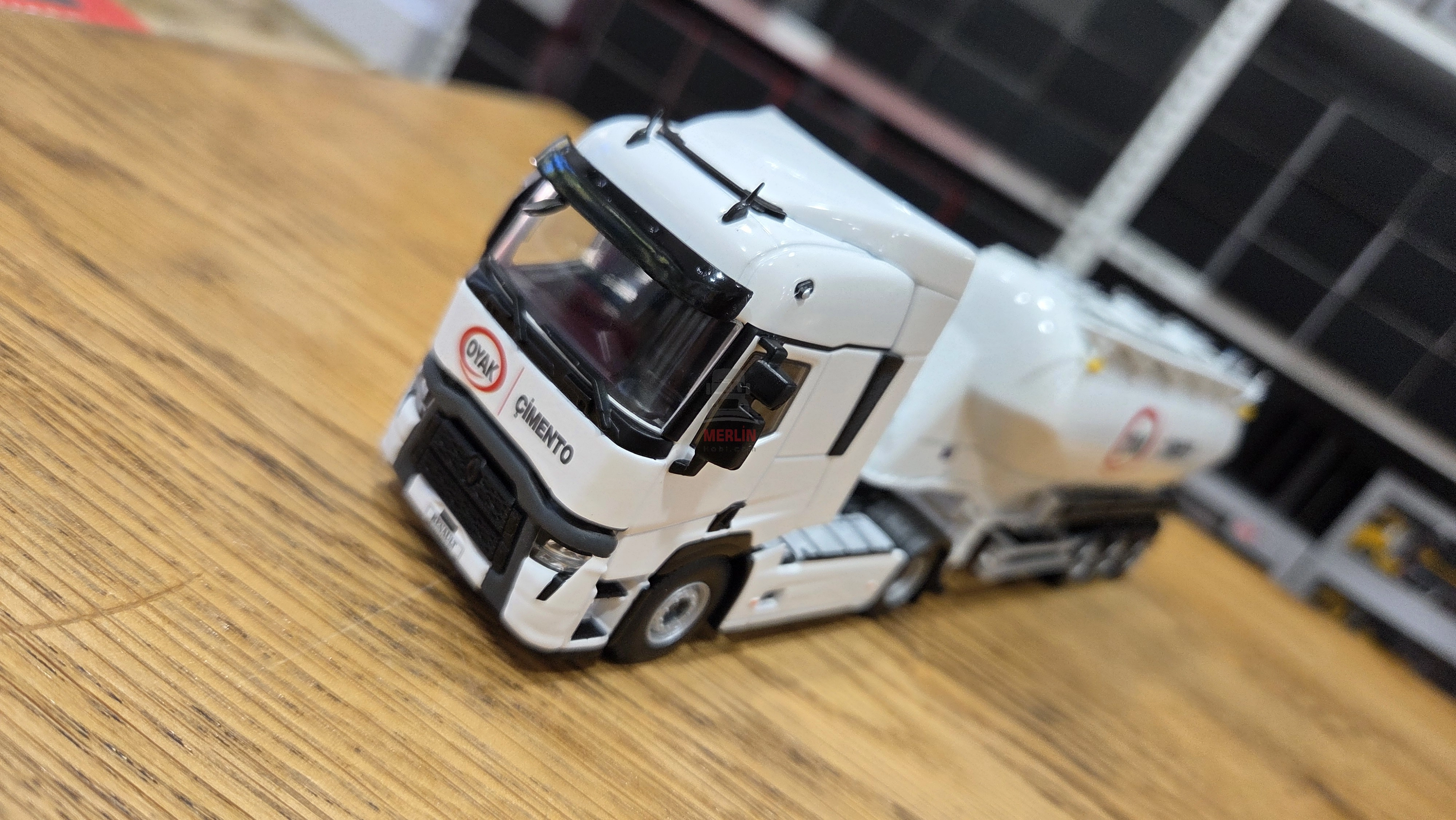 1/50 Ölçekli Logolu Araç Seçenekleri