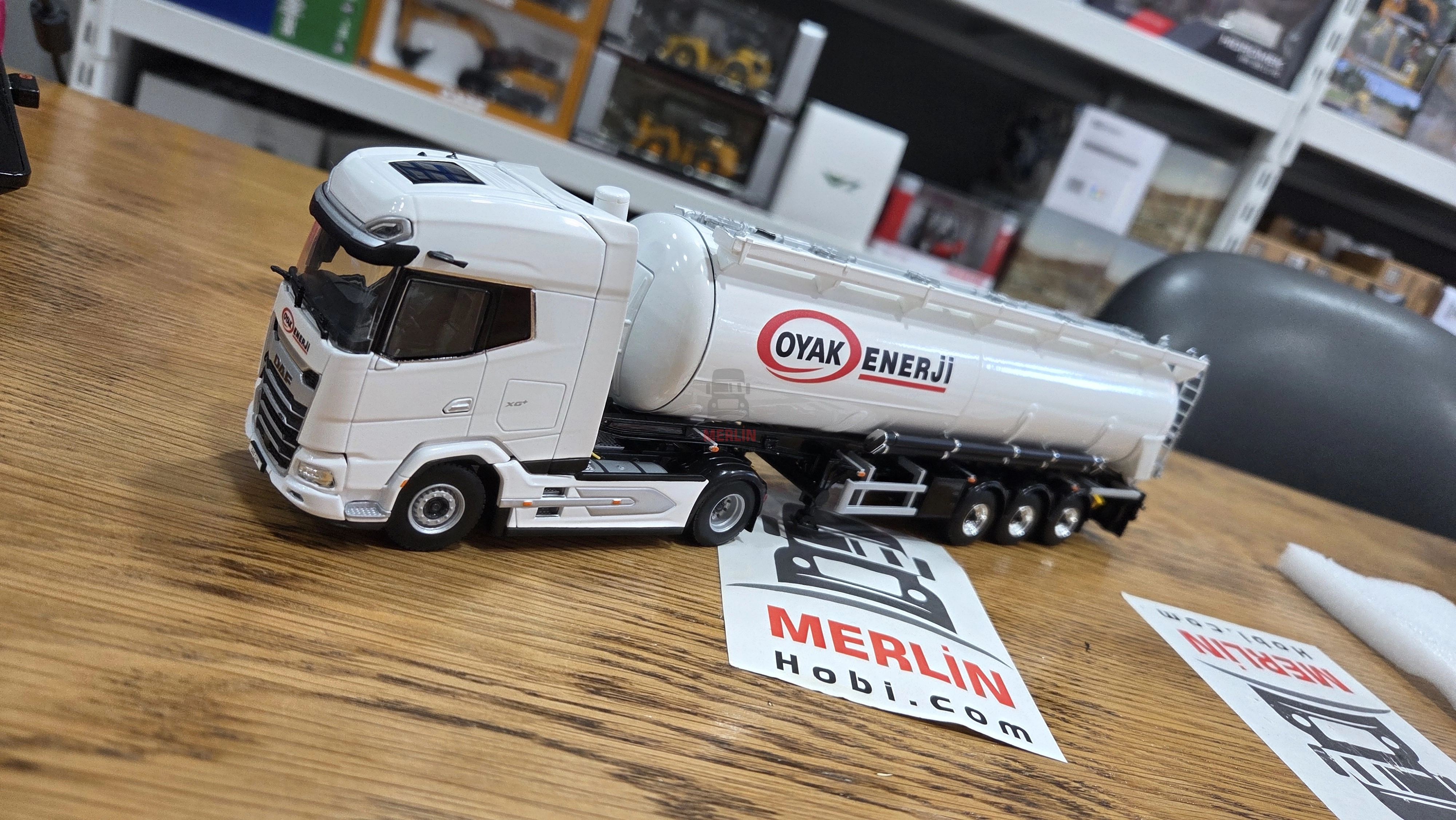 1/50 Ölçekli Logolu Araç Seçenekleri