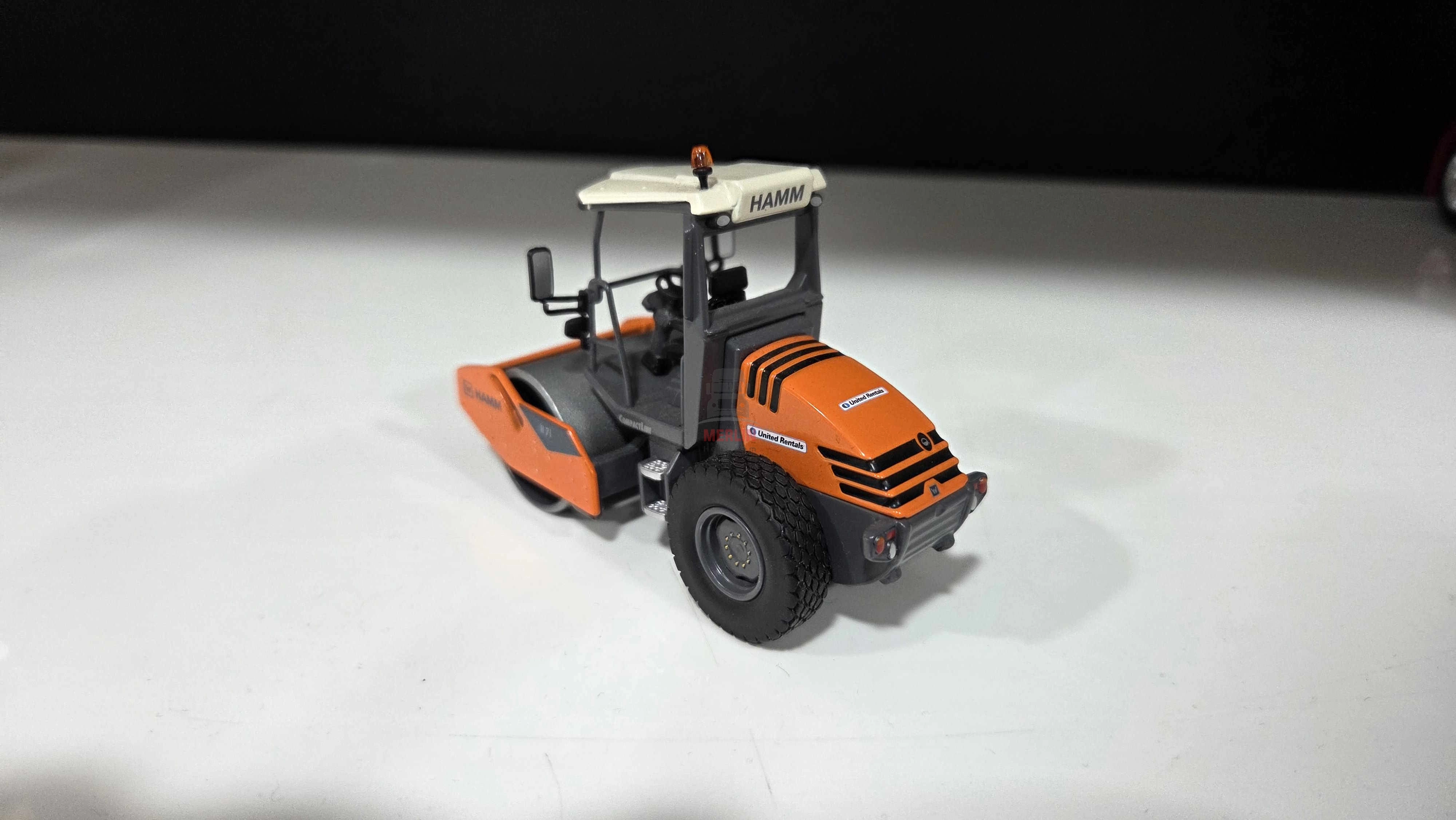 1/50 Hamm H7iP  Silindir - sergilenmeye hazır model araç