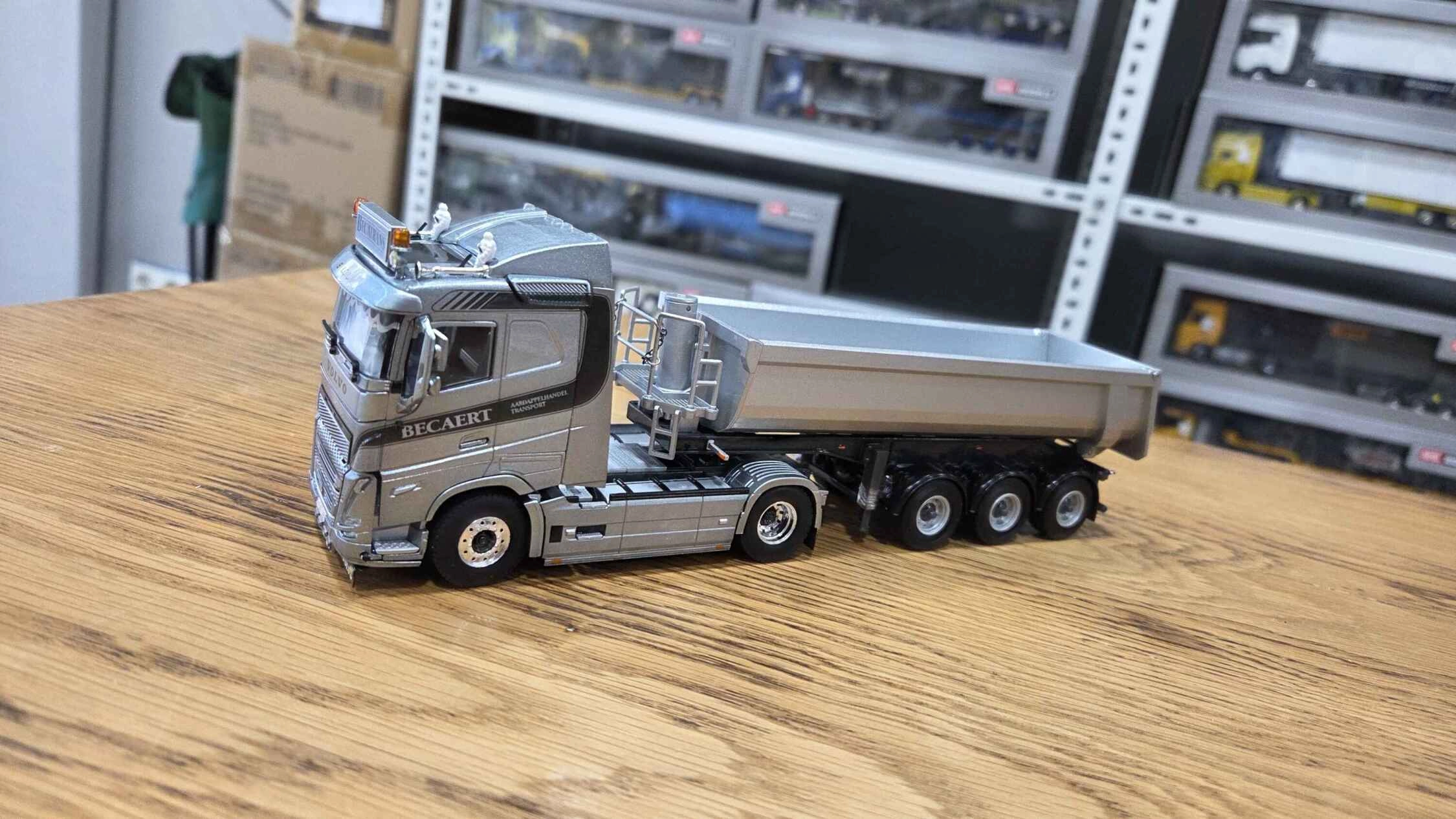 1/50 - VOLVO FH5 SLEEPER CAB 4X2 + 3 Aks Damper Dorse Gri