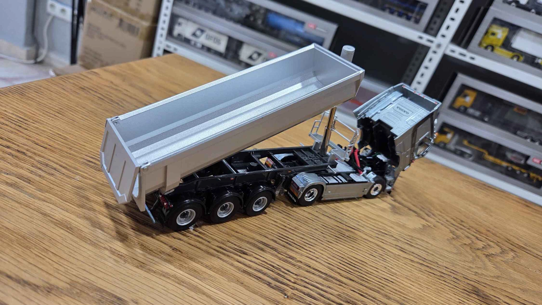 1/50 - VOLVO FH5 SLEEPER CAB 4X2 + 3 Aks Damper Dorse Gri