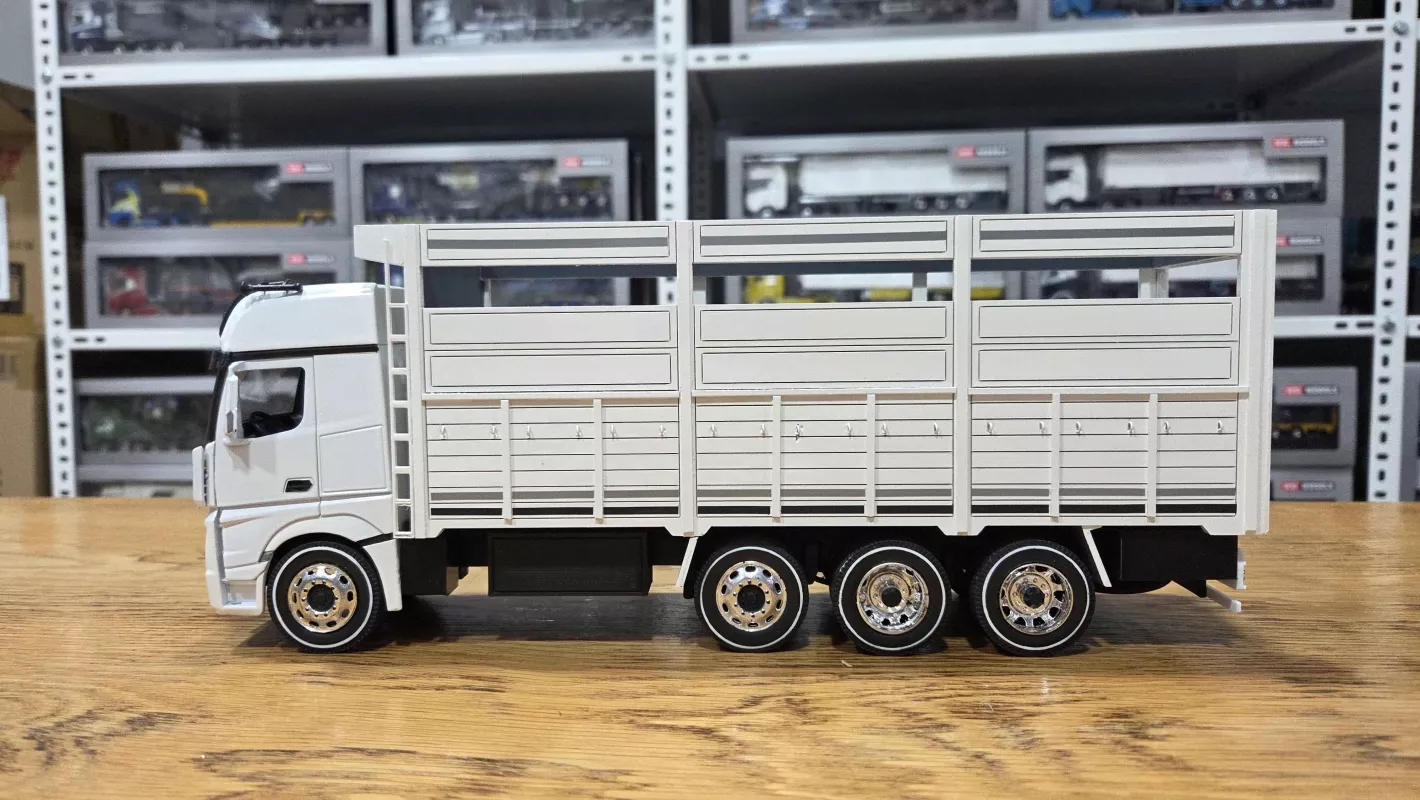 1/43 MAN HN520 Truck High  - Red 