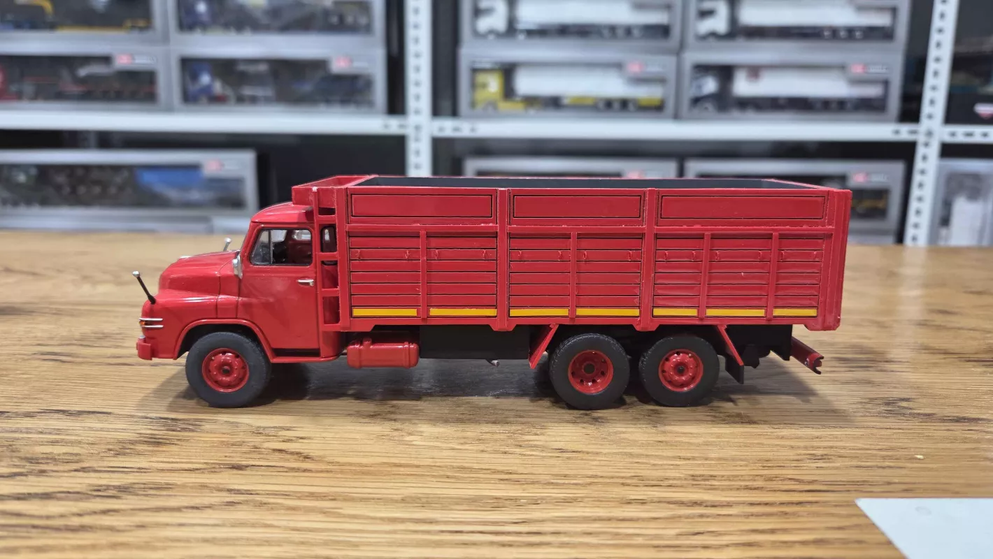 1/43 MAN HN520 Truck High  - Red 