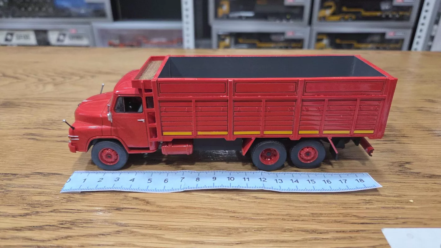 1/43 MAN HN520 Truck High  - Red 