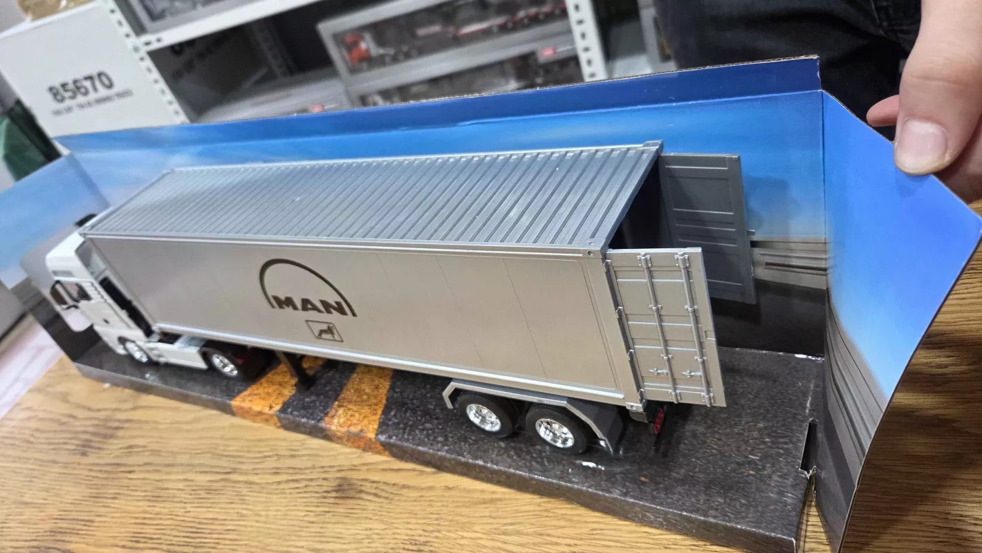 1/32 - Man TGX 4x2 ve Dorse  Welly Tır Çekici